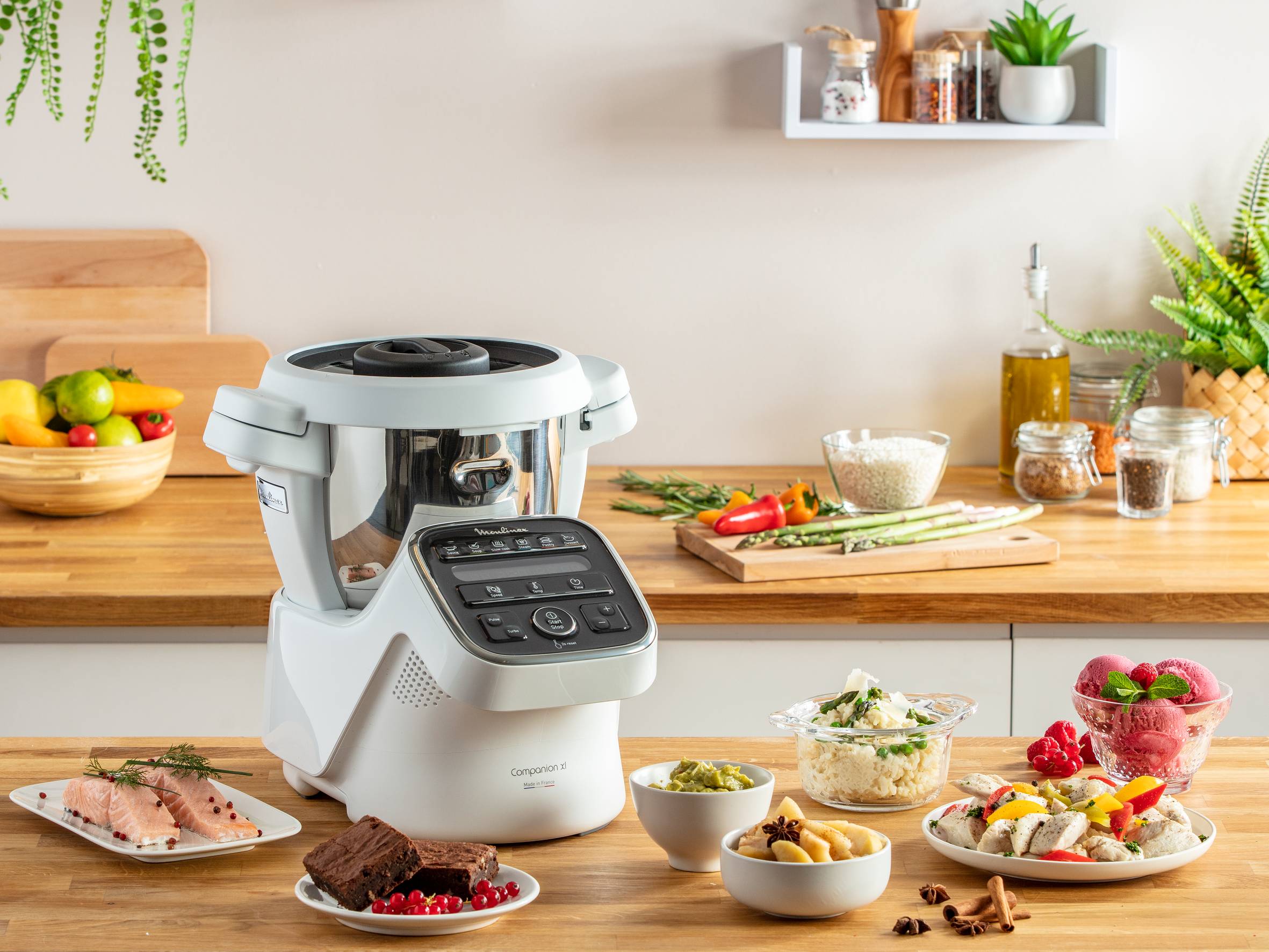 Companion XL YY4968FG Robot cuiseur - 12 programmes - 6 accessoires - livre de recettes