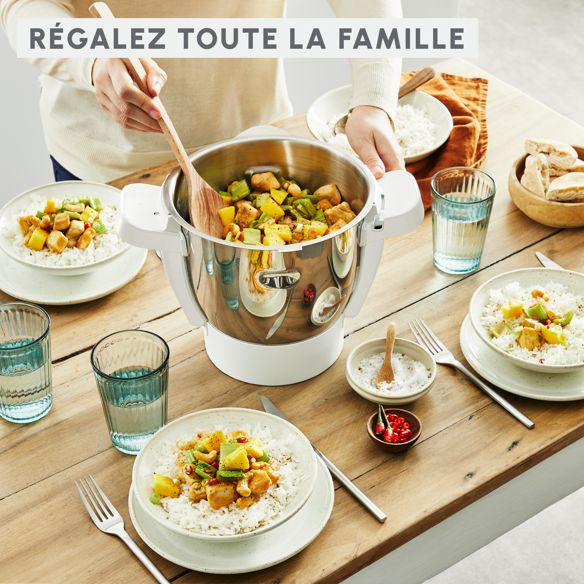 i-Companion Pro HF95J810 Robot cuiseur - 12 programmes - 7 accessoires