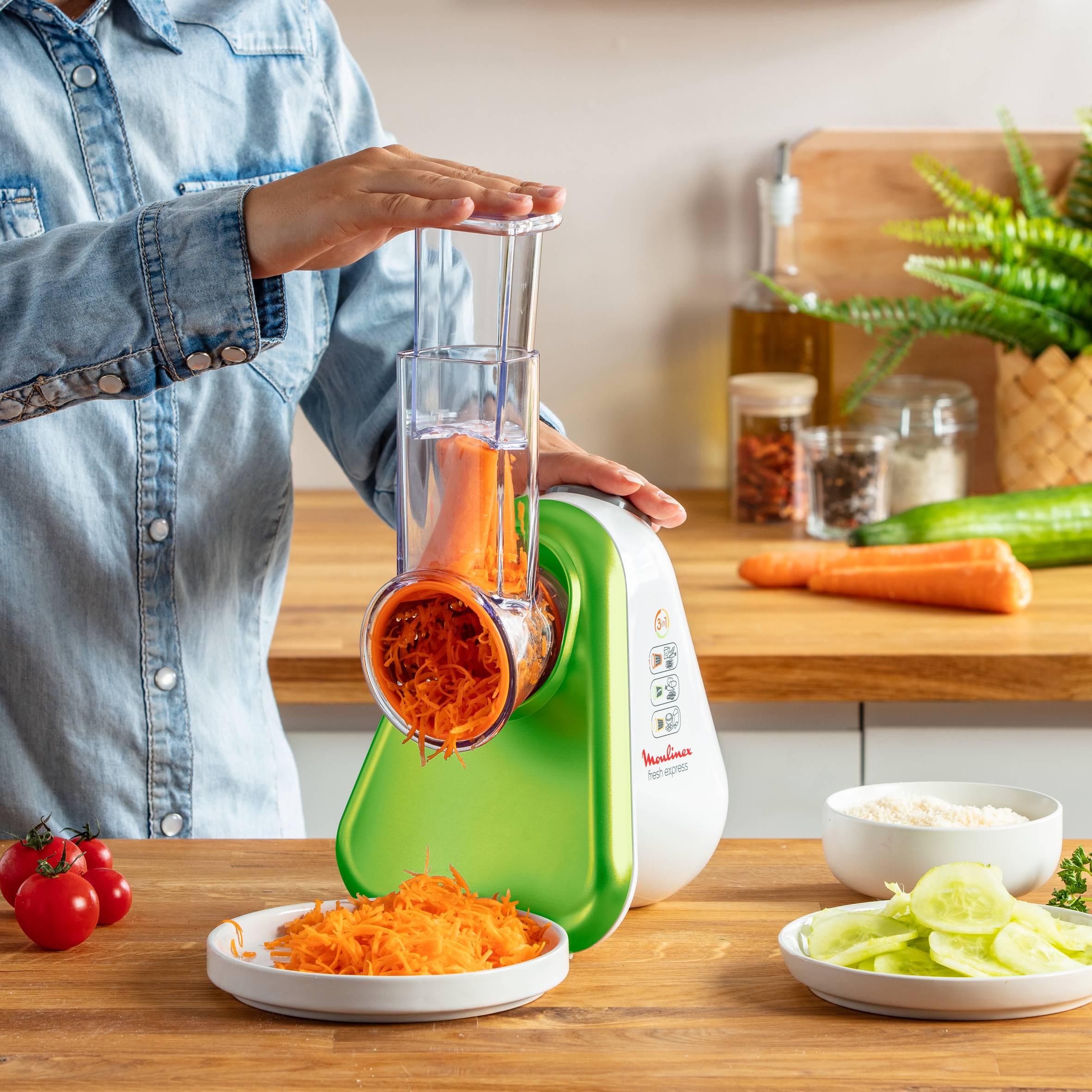 Fresh Express DJ753315 Coupe-légumes - 200W - 3 accessoires