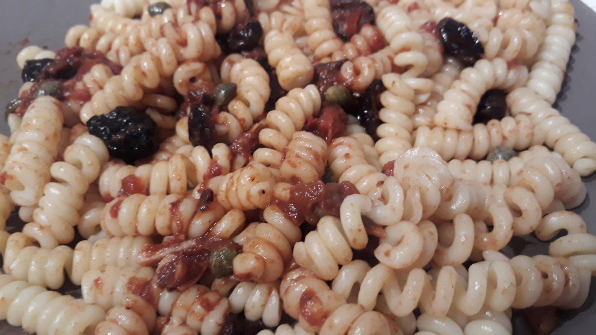 Pâtes sauce puttanesca - Recette Cookeo | Moulinex