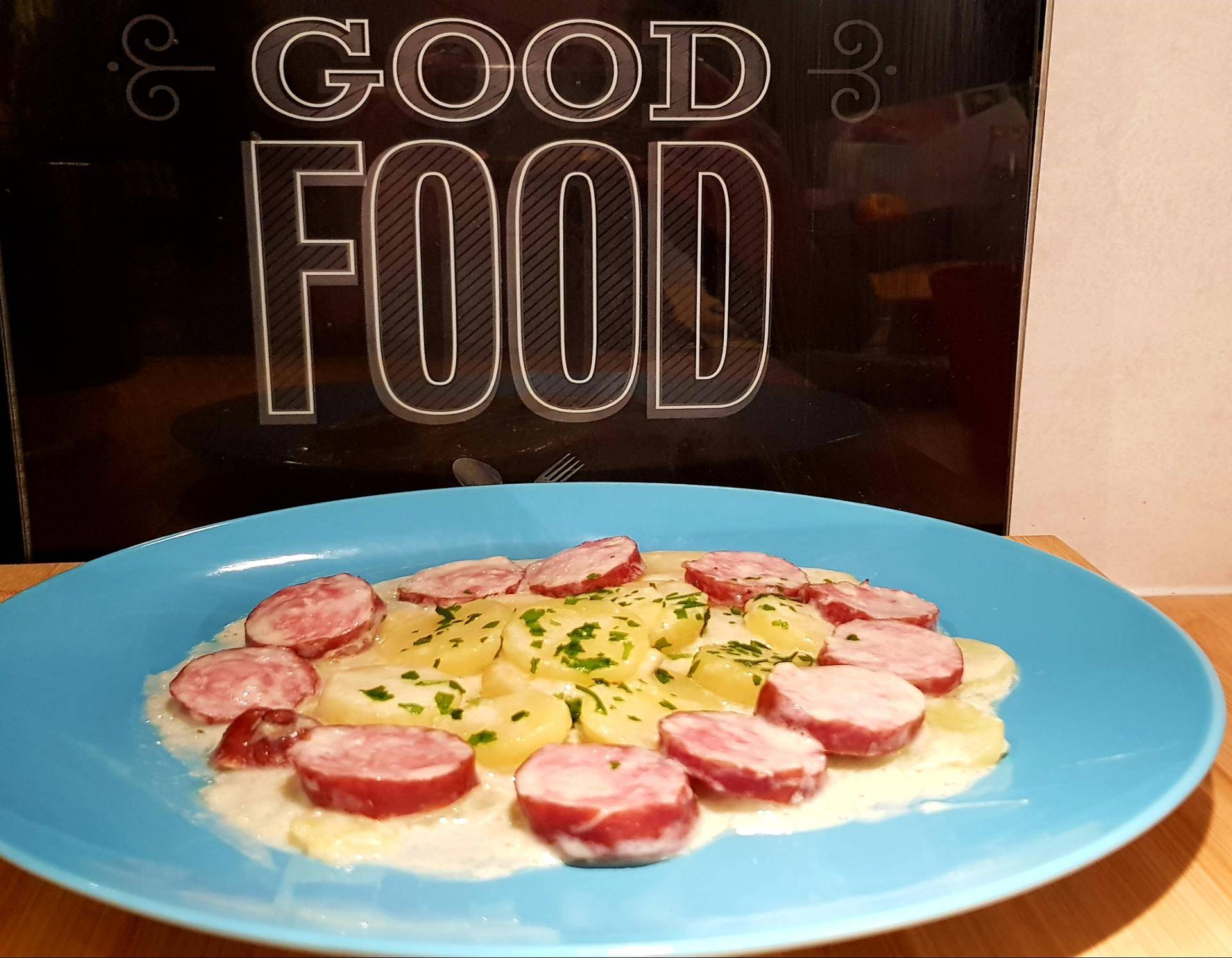 Saucisses de Montbeliard à la dauphinoise - Recette Companion Connect XL | Moulinex