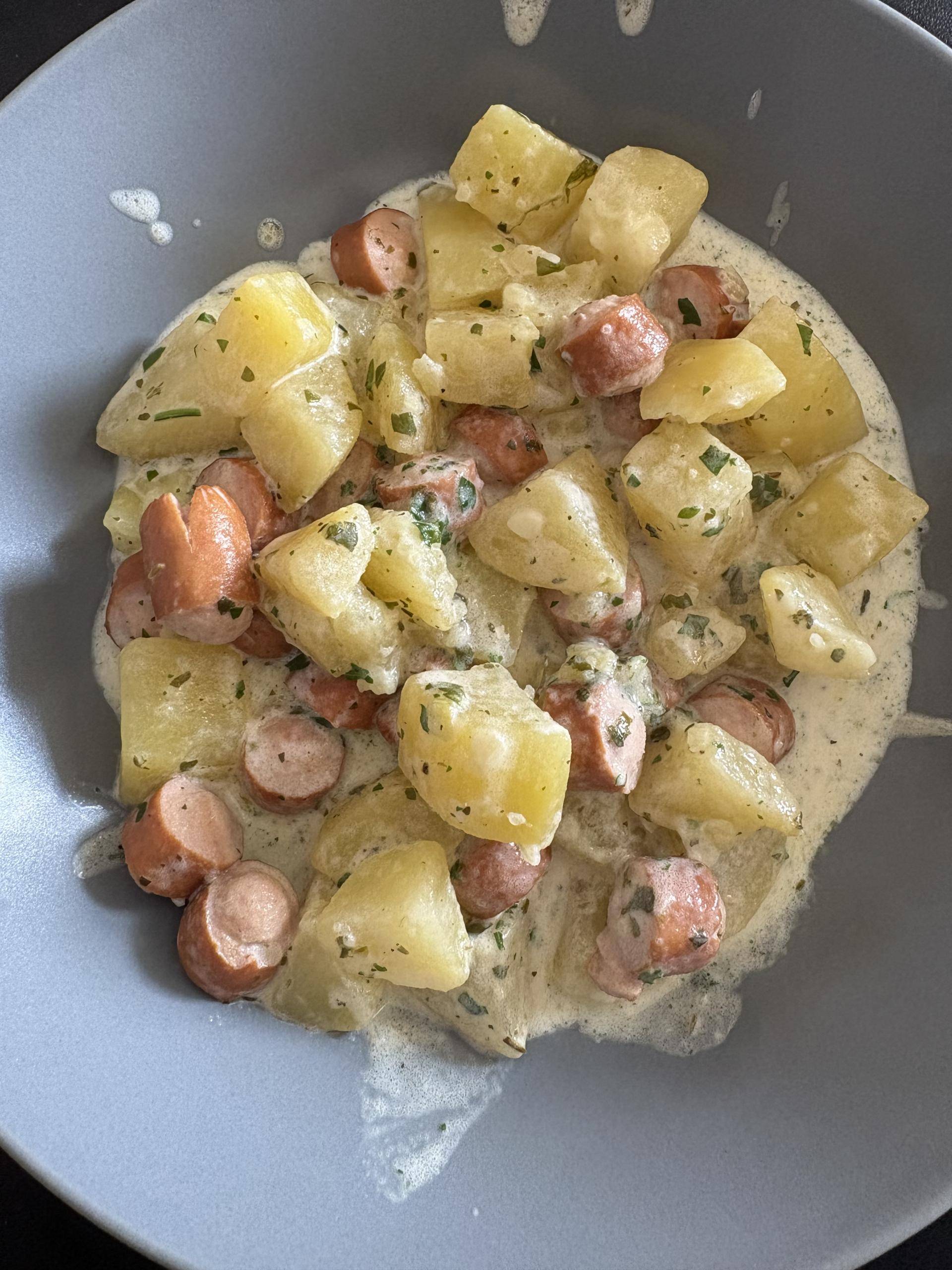 Pommes de terre et knacckis à la crème - Recette Cookeo V3 | Moulinex