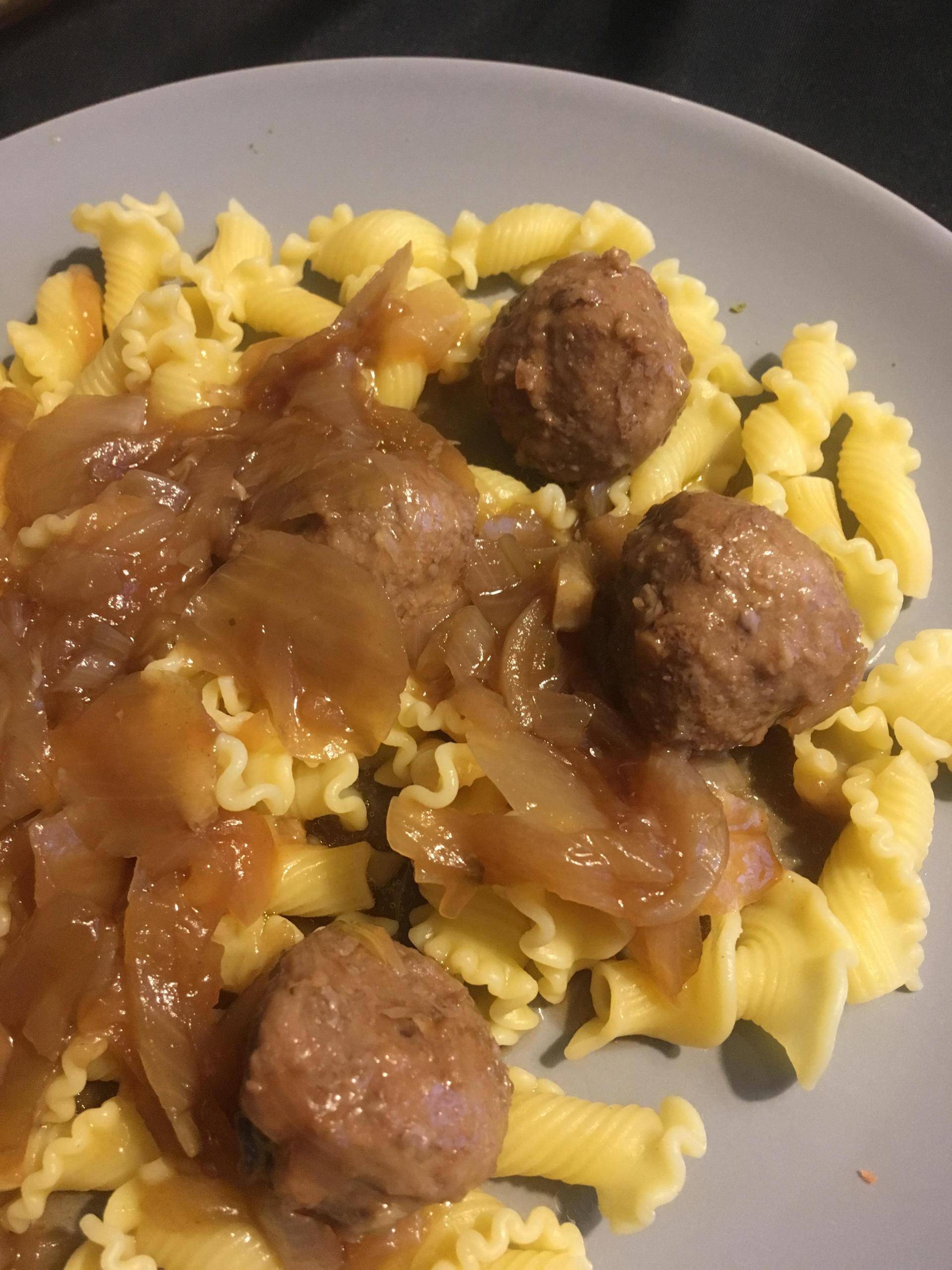 Boulettes de bœuf sauce Coca et oignons - Recette Cookeo | Moulinex
