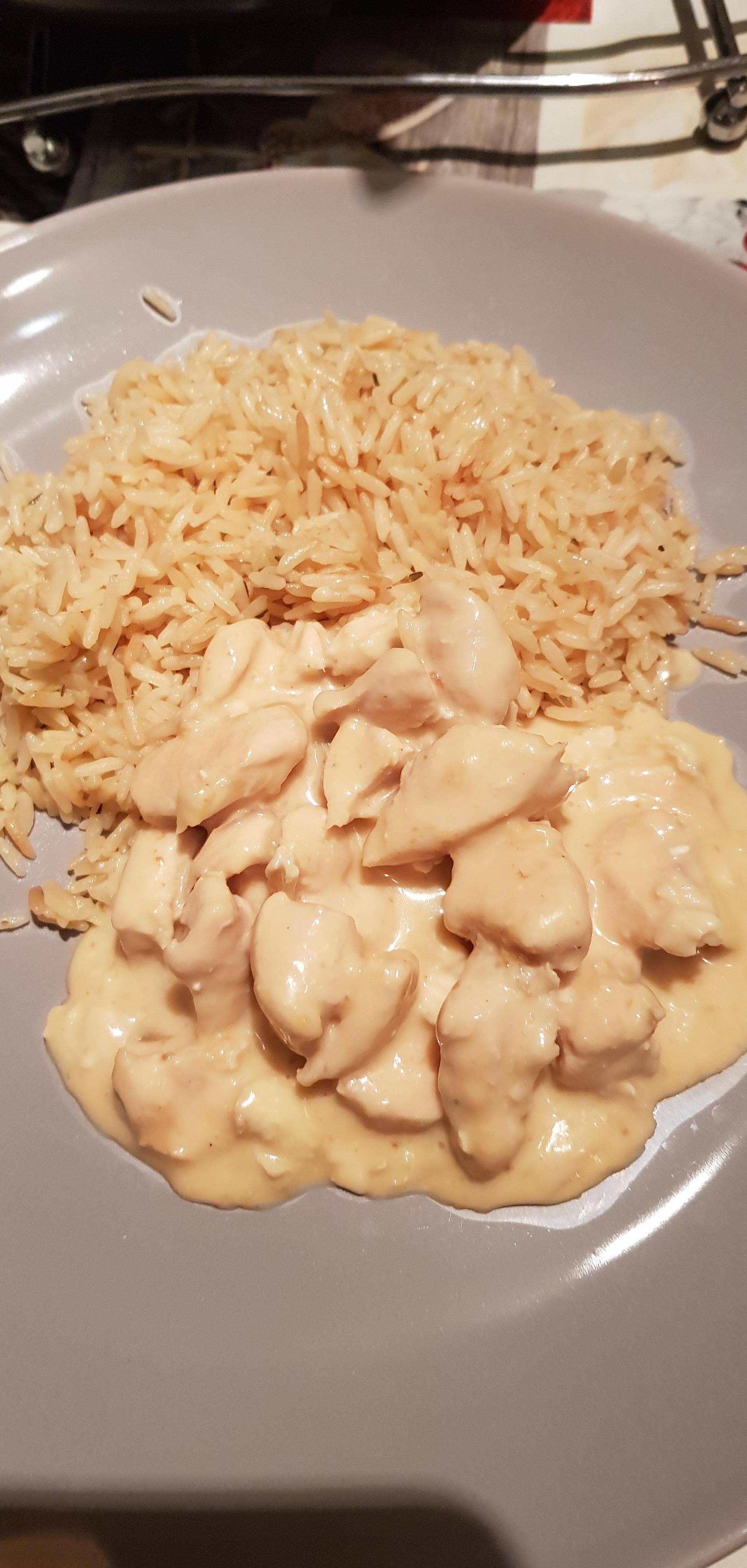 Poulet sauce camembert et riz pilaf - Recette Cookeo | Moulinex