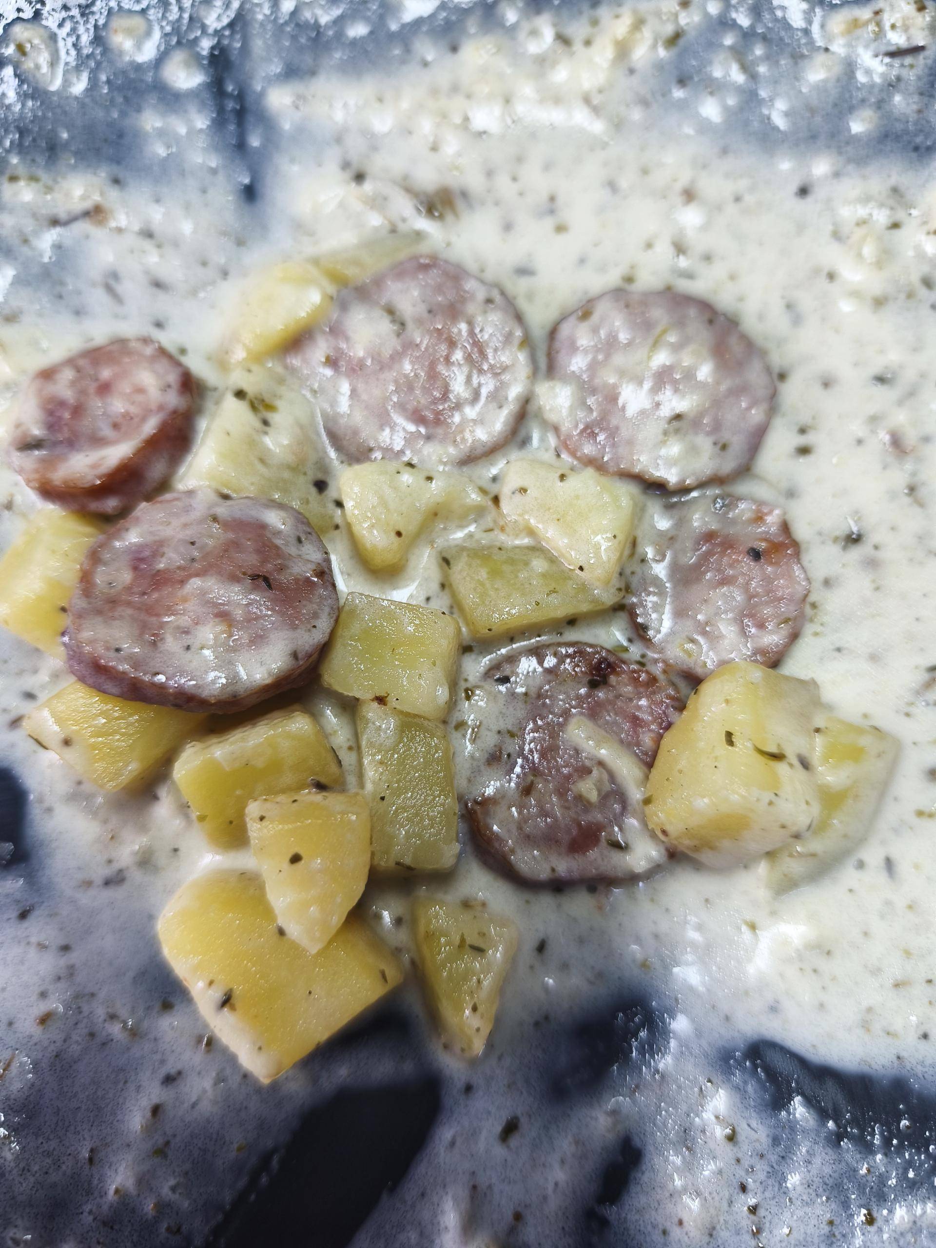 Pommes de terre et Saucisses de Montbéliard de Cookie - Recette Cookeo V3 | Moulinex