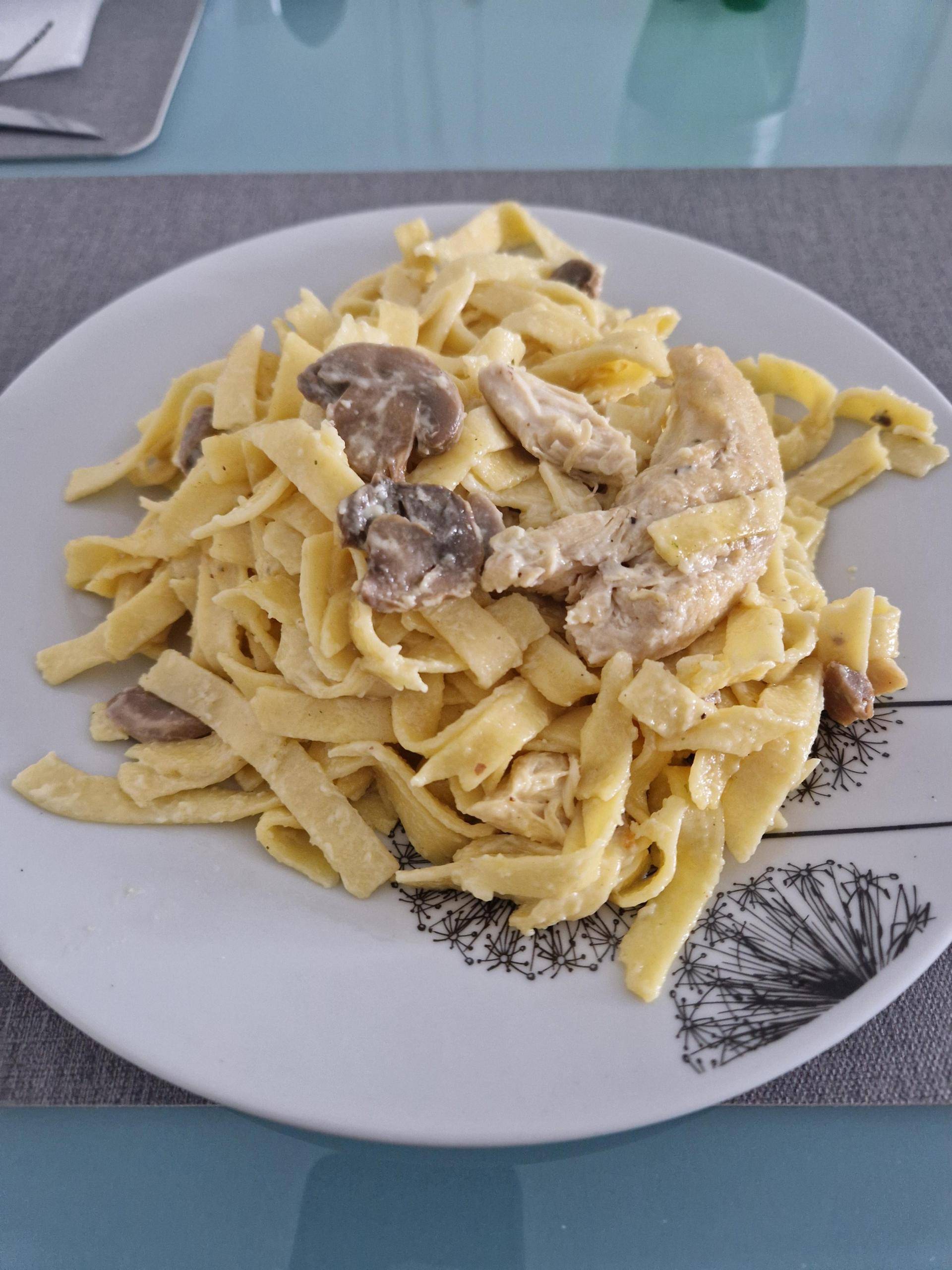 Tagliatelles au suprême de poulet champignons - Recepten Cookeo | Moulinex