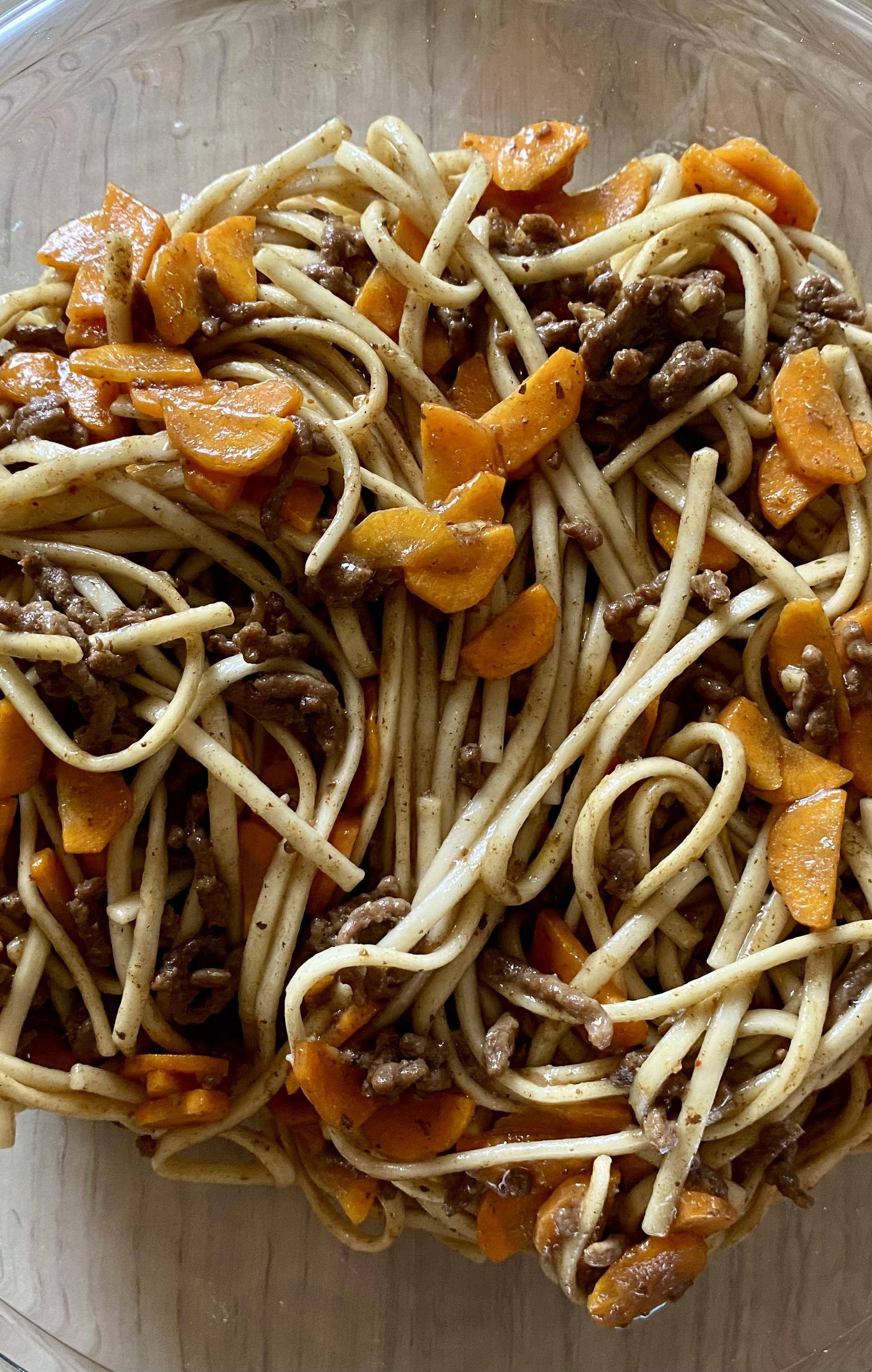 Wok de nouilles au bœuf et légumes sautés - Recette Companion Connect | Moulinex