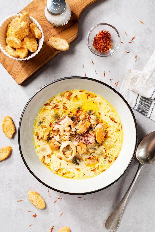 Papillote de fruits de mer parfumée à la truffe noire, sauce crème au safran - Recette Perfectmix Cook | Moulinex