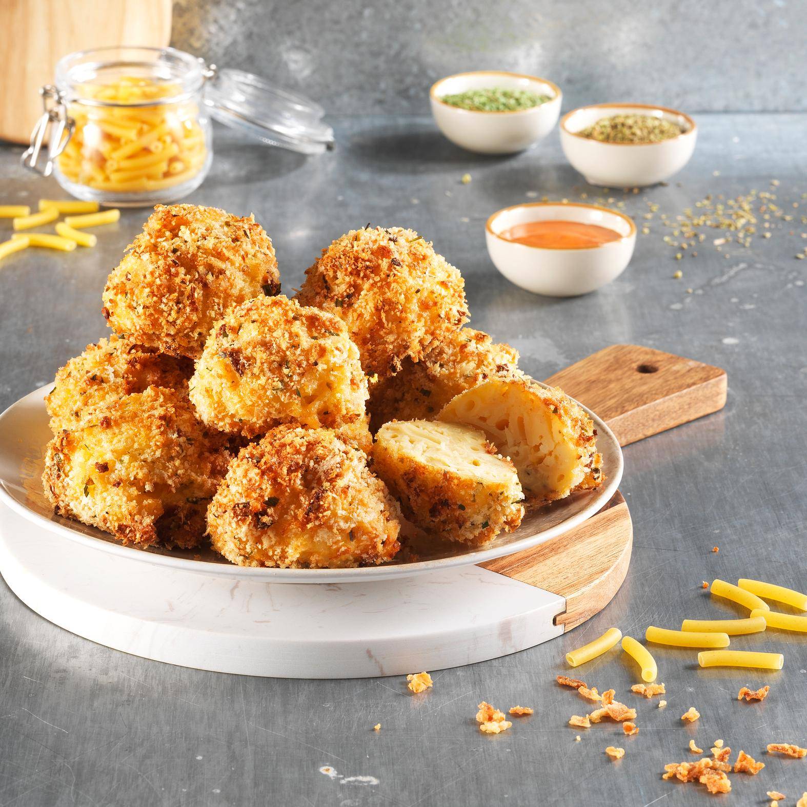Mac and cheese balls sauce spicy dipping - Recette EASY FRY GRILL & STEAM 3 in 1 | Moulinex
