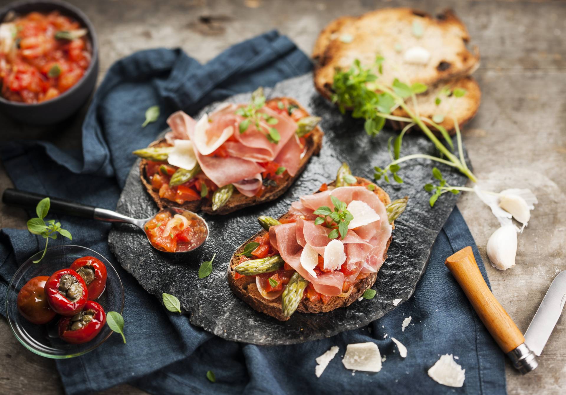 Bruschetta asperges proscuitto - Recette Cookeo | Moulinex