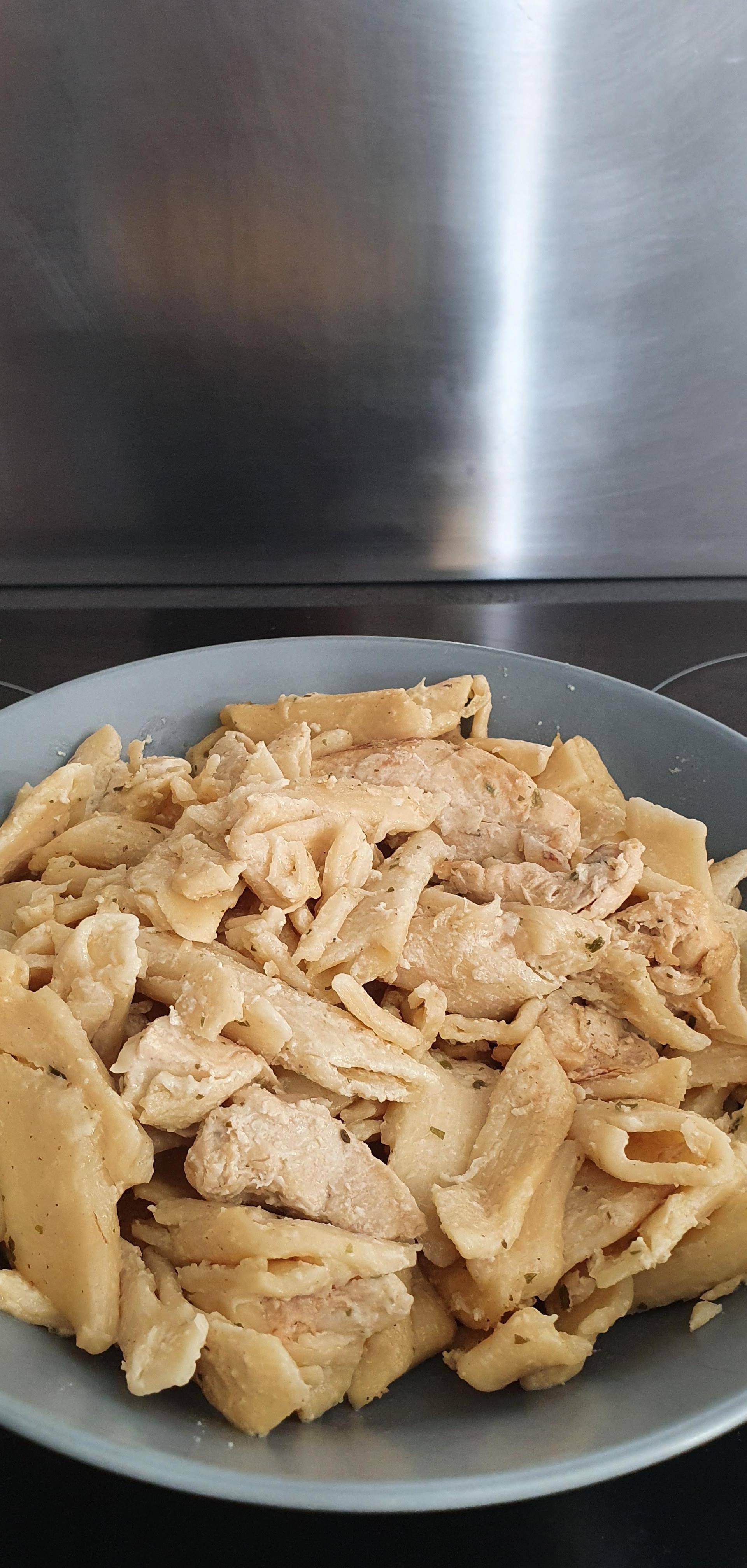 One pot pasta aiguillettes de poulet, Penne et Boursin ail et fines herbes - Recette Cookeo V3 | Moulinex