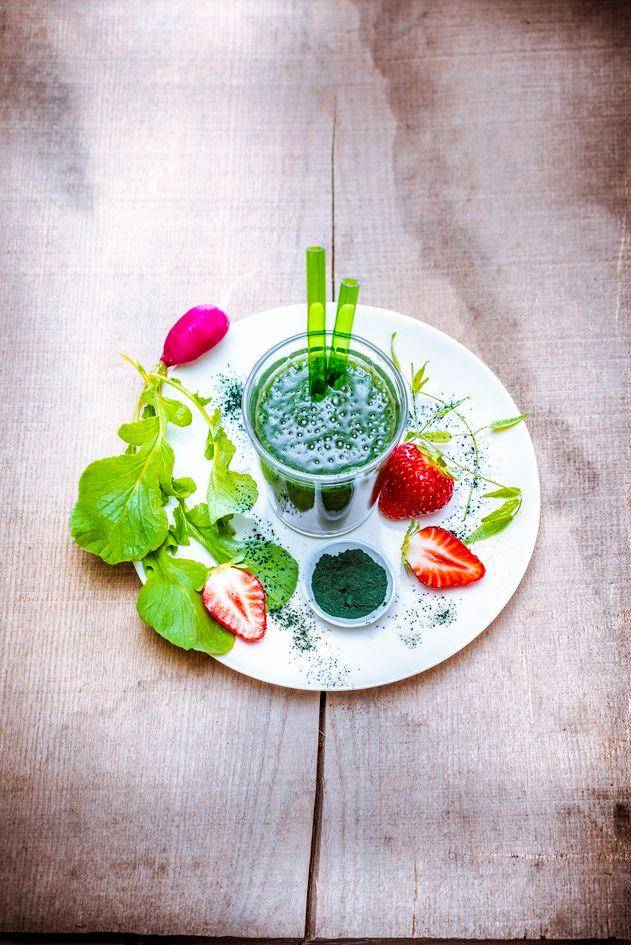 Smoothie aux fanes de radis, fraises, bananes et lait d’amande - Recette Perfectmix + | Moulinex