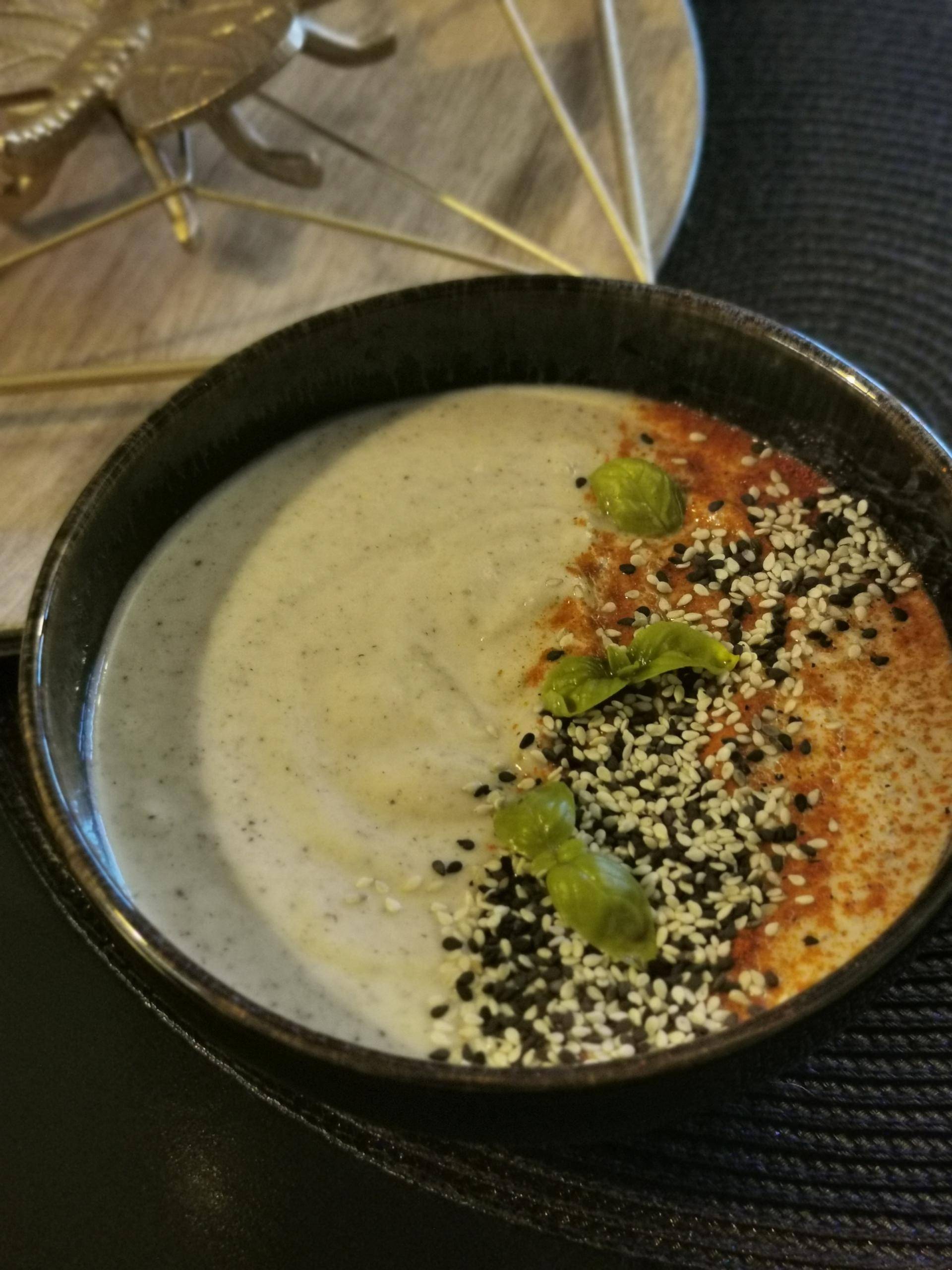 Crème de chou-fleur à la truffe. - Recette Cookeo | Moulinex