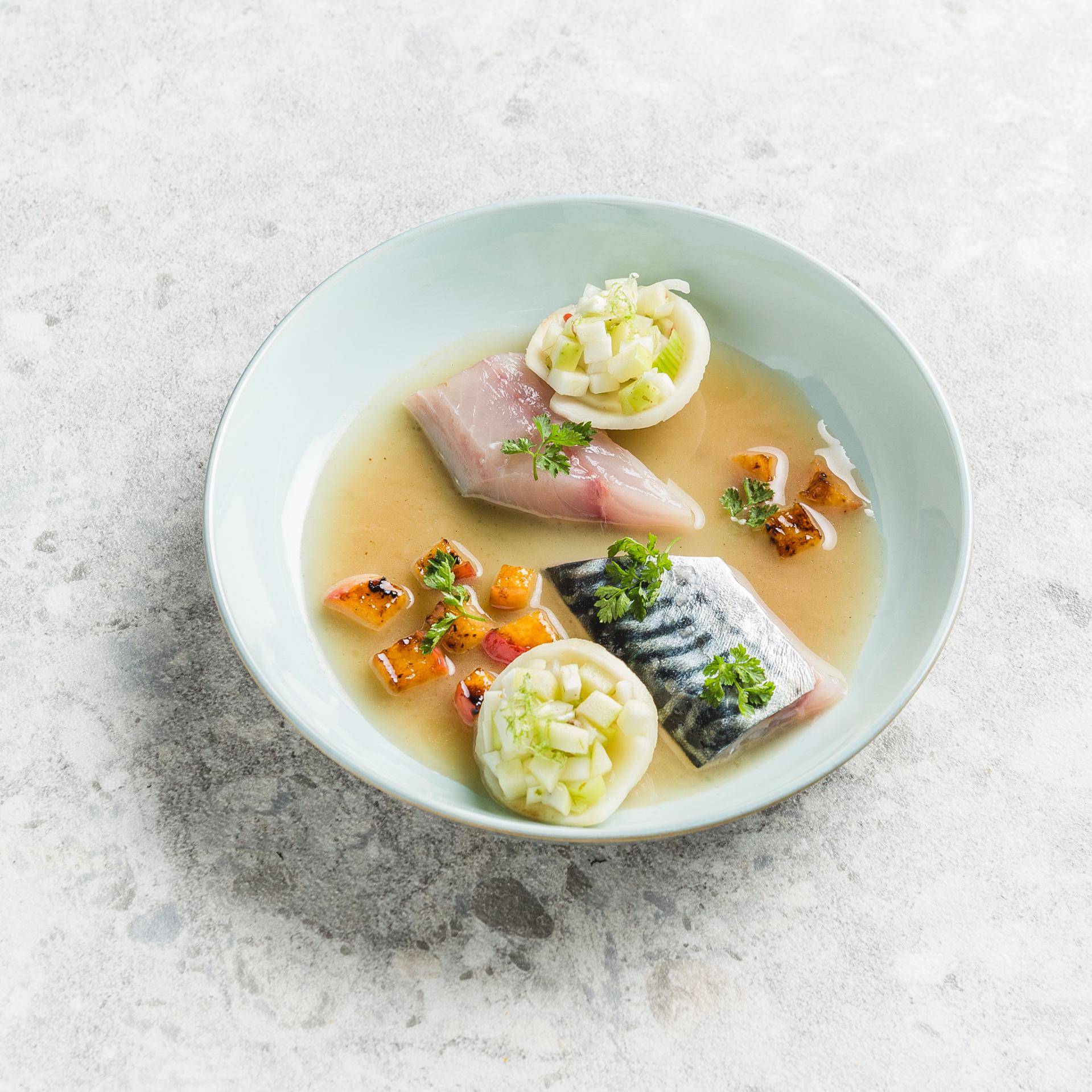 Filets de maquereaux, bouillon céleri vanille, cru et cuit céleri pomme - Recette Companion Connect XL | Moulinex