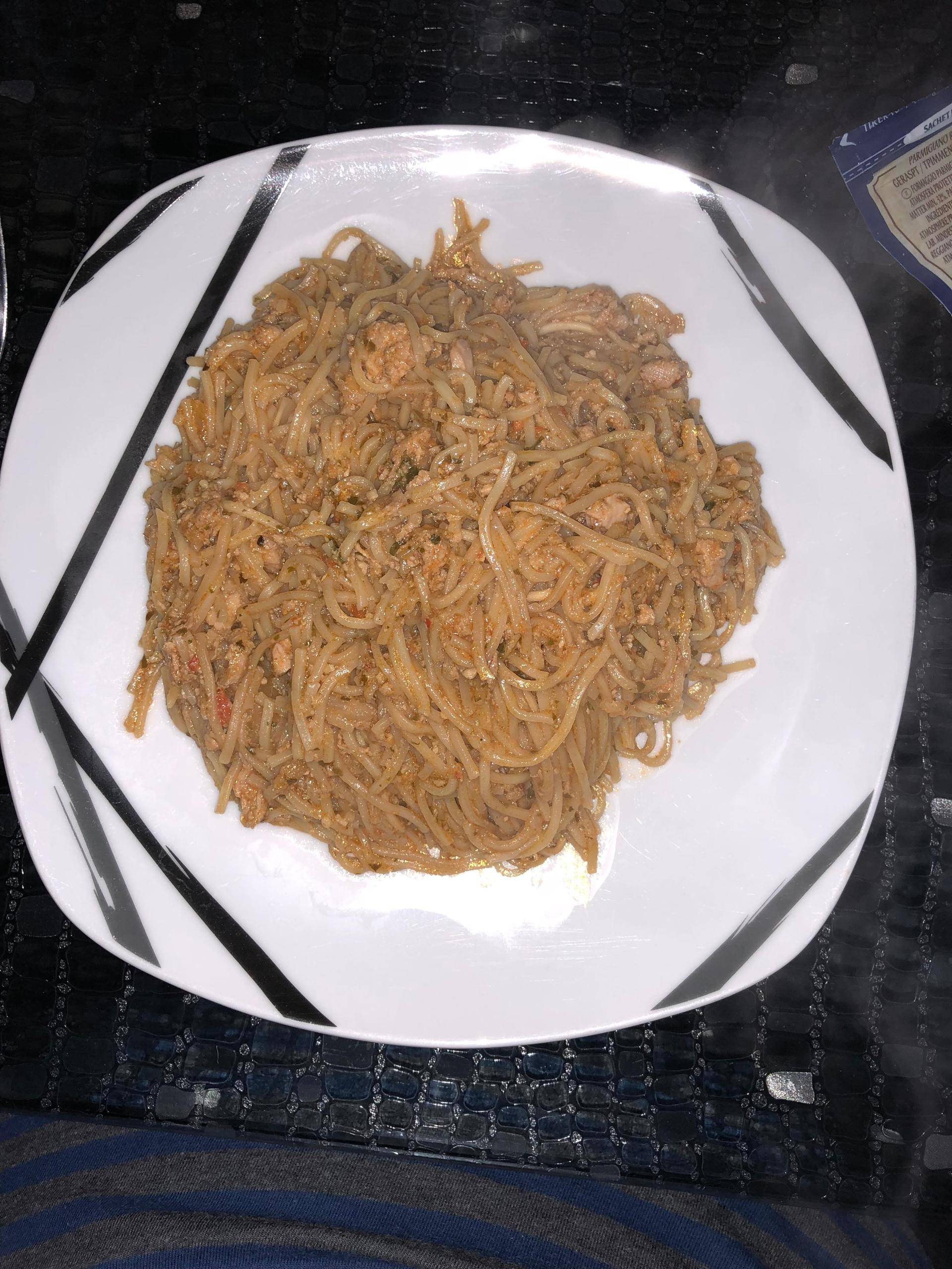 Nouille chinoise sauce Pesto Rosso au thon - Recepten Cookeo | Moulinex