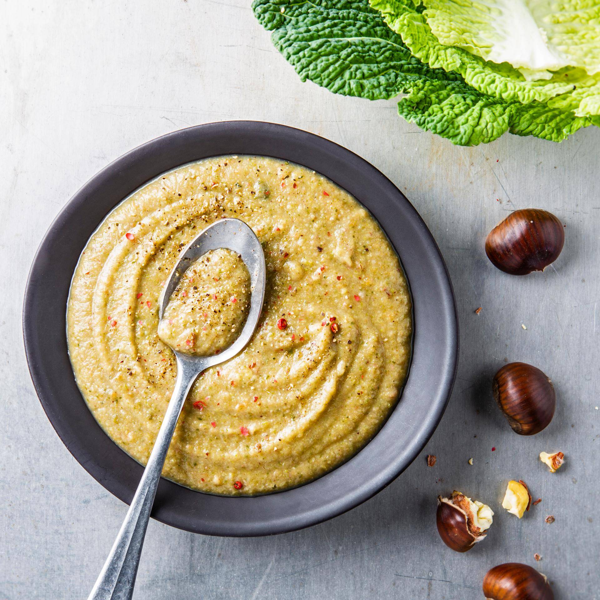 Soupe de chou vert, châtaignes et lard - Recette Mixeurs plongeants | Moulinex