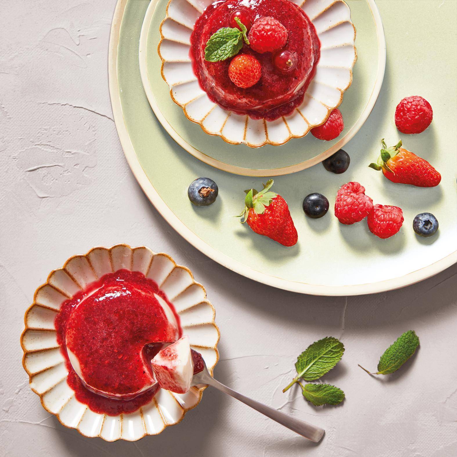 Panna cotta vanille et coulis de fruits rouges - Recepten Kitchen Machines Touch/Touch + | Moulinex