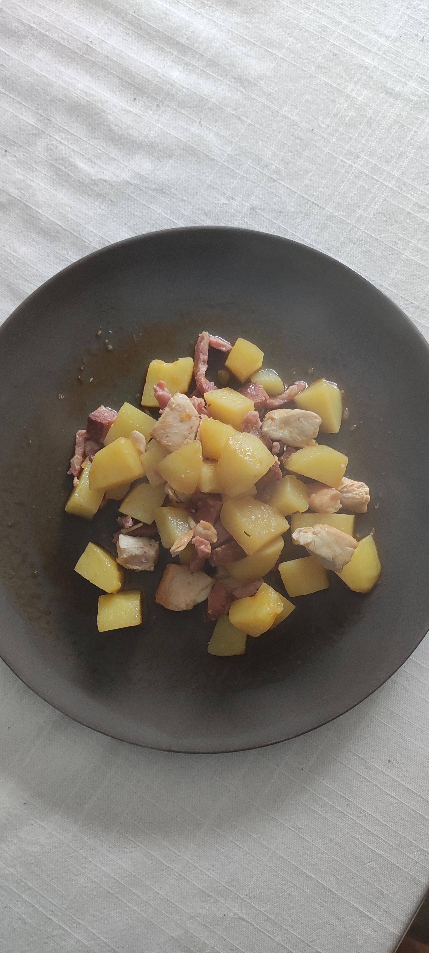 Aiguillettes de poulet, lardons chorizo pommes de terre - Recepten Cookeo | Moulinex
