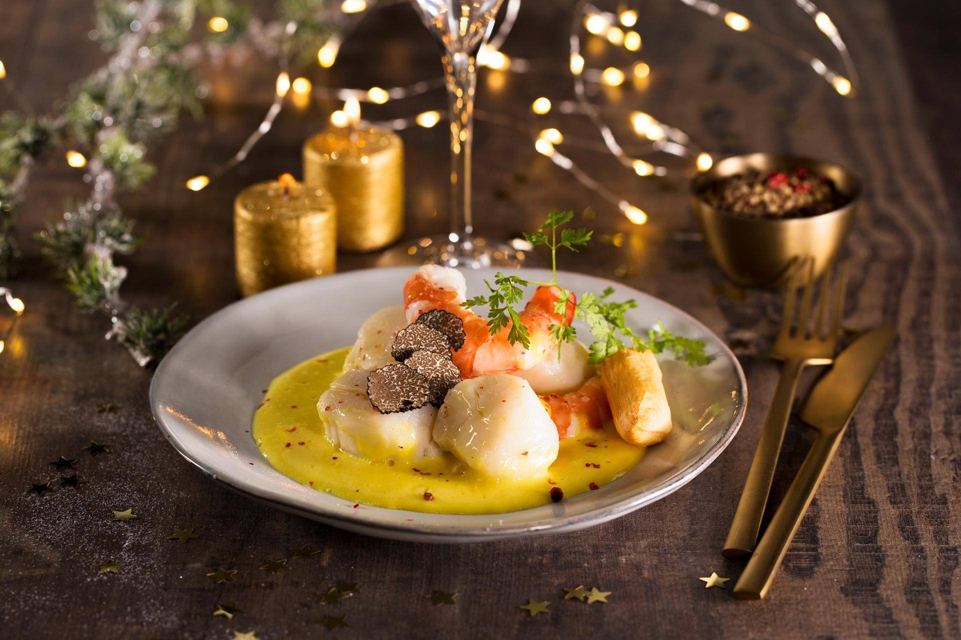 Papillote de fruits de mer parfumée à la Truffe noire, sauce crème au safran - Recette Soup & Co | Moulinex