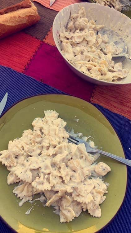 Farfalle & escalope & sauce Boursin ail et fines herbes - Recepten Cookeo | Moulinex