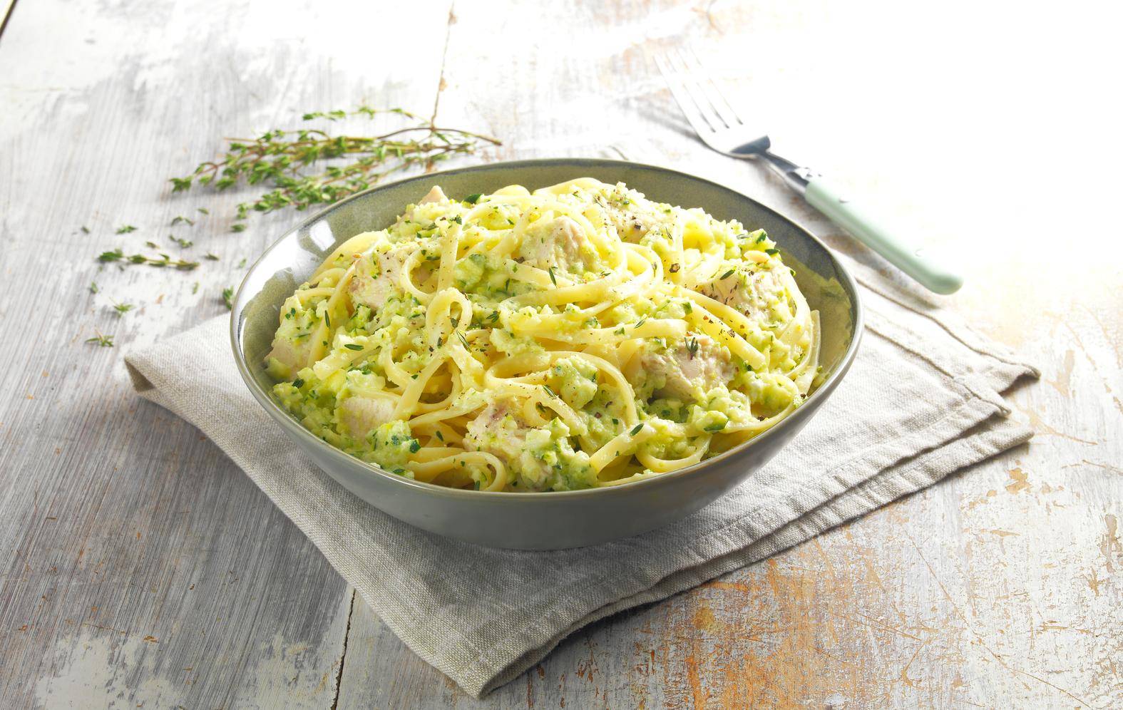 Pâtes crémeuses aux courgettes et au poulet - Recepten Cook'in One | Moulinex