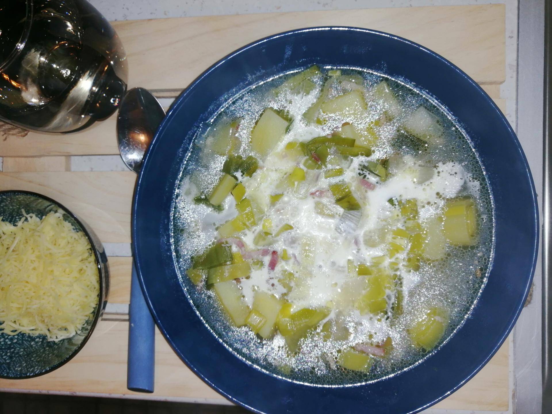 Soupe poireaux pomme de terre à l'ancienne - Recette Cookeo | Moulinex