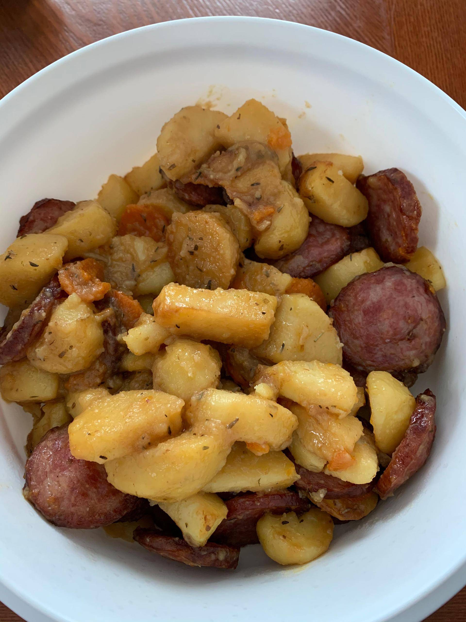 Saucisse de Morteau pommes de terre et carottes fondante - Recepten Cookeo | Moulinex