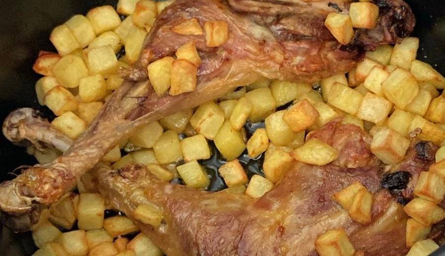 Cuisses de poulet pommes de terre rissolées surgelées à l’extra crisp - Recette Cookeo V3 | Moulinex