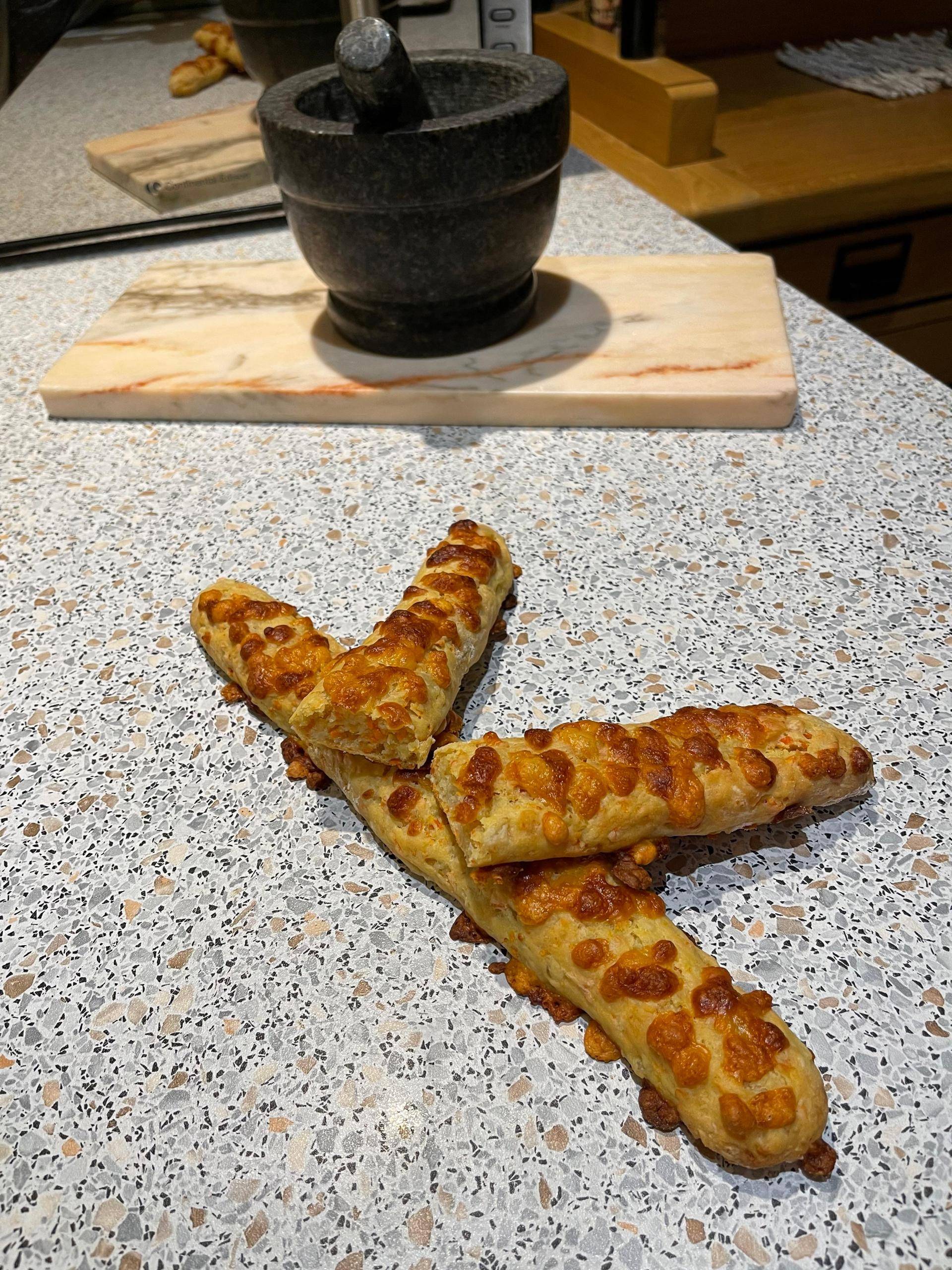 Baguettes apéritif oignon carotte cumin - Recette Companion Connect XL | Moulinex