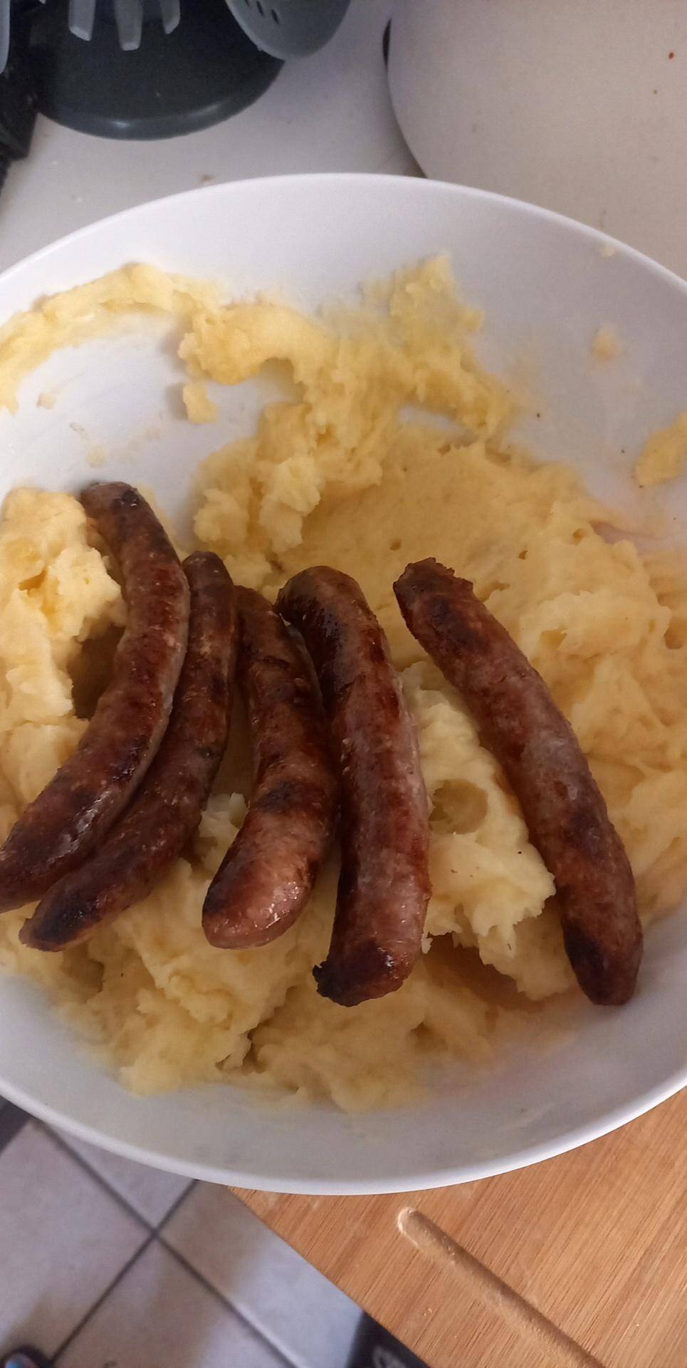 Saucisses avec sa purée de pommes de terre - Recepten Cookeo | Moulinex
