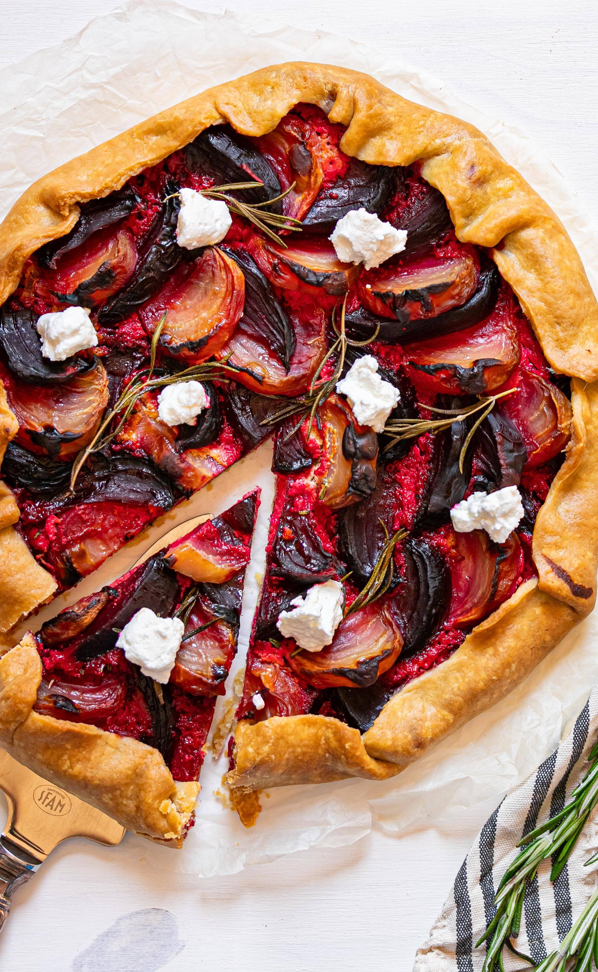 Tarte rustique betteraves multicolores, chèvre, miel origan - Recette Companion Connect XL | Moulinex