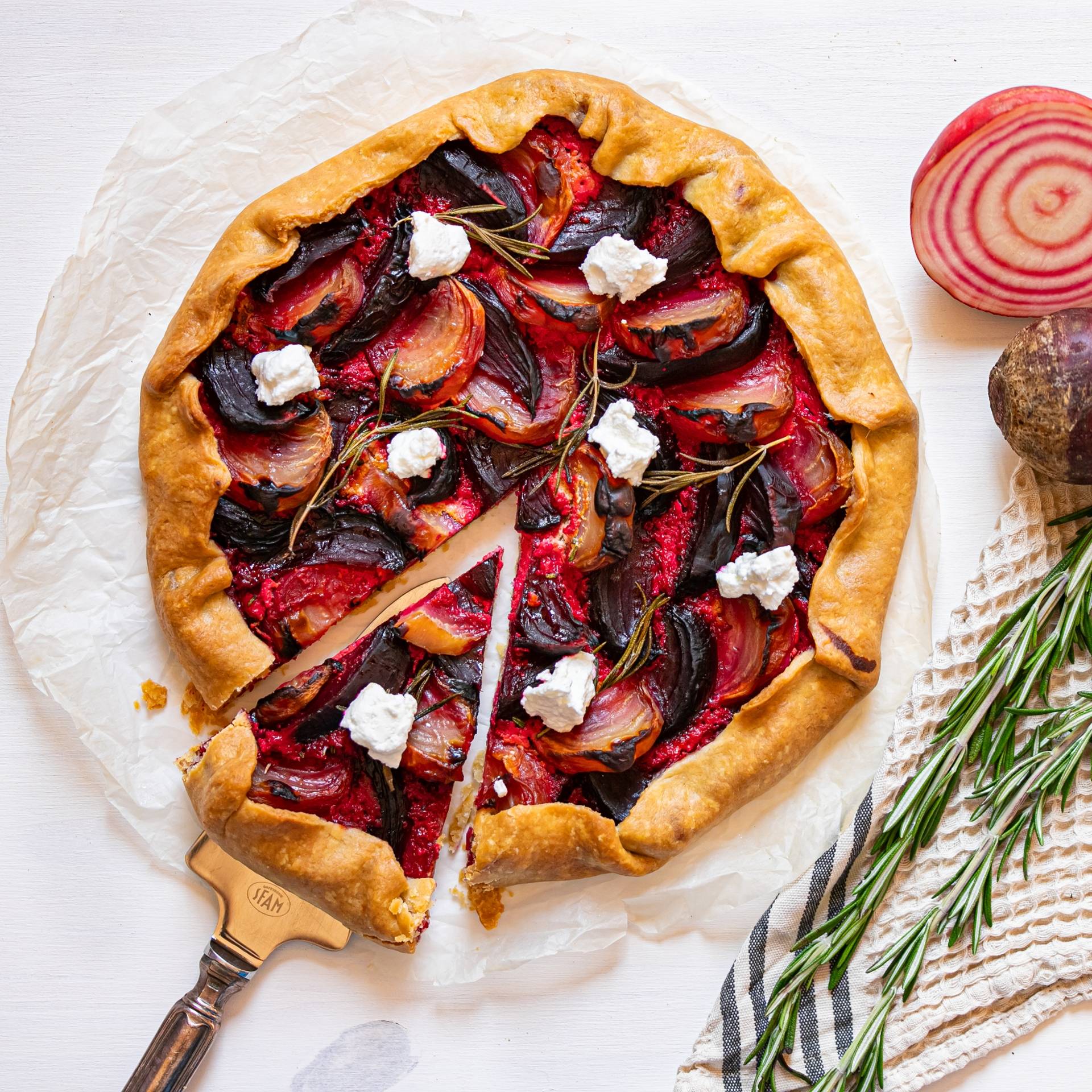 Tarte rustique betteraves multicolores, chèvre, miel origan - Recepten Companion Connect XL | Moulinex
