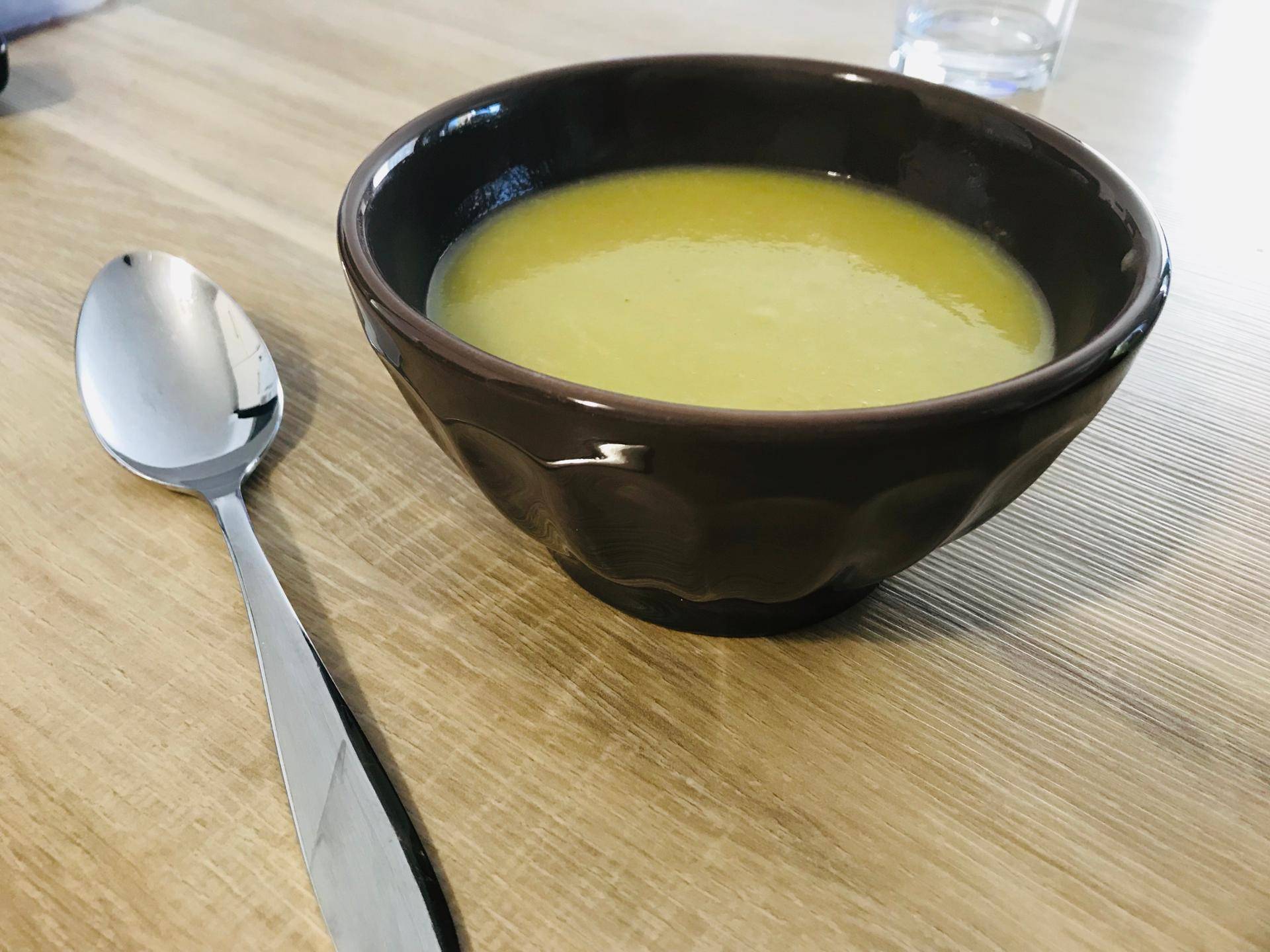 Velouté de courgettes, allumettes fumées et kiri - Recepten Companion XL | Moulinex