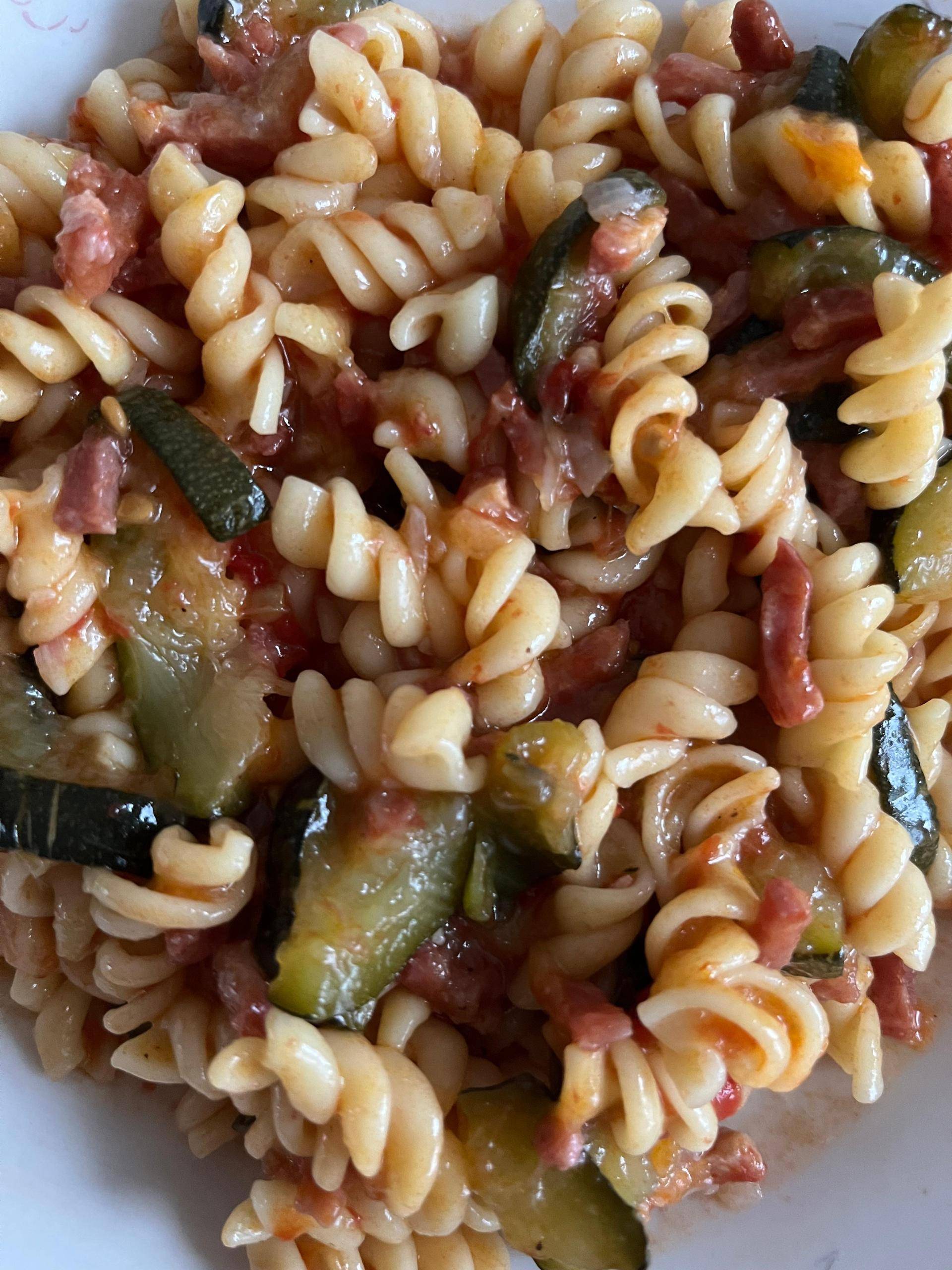 Pâtes, courgettes, tomates et lardons - Recepten Cookeo | Moulinex