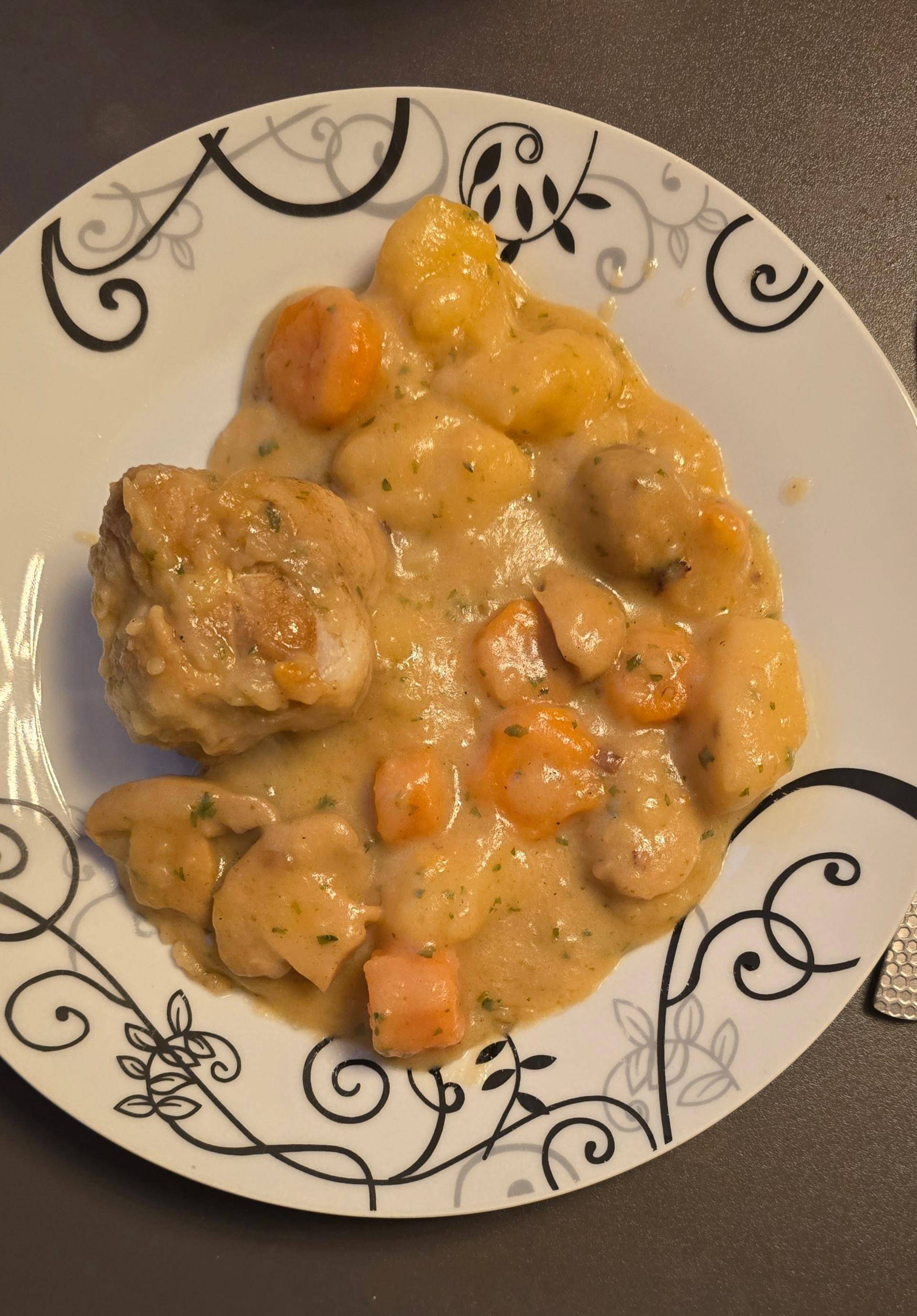 Paupiettes de porc, pommes de terre, carottes et champignons de Paris. - Recette Cookeo | Moulinex
