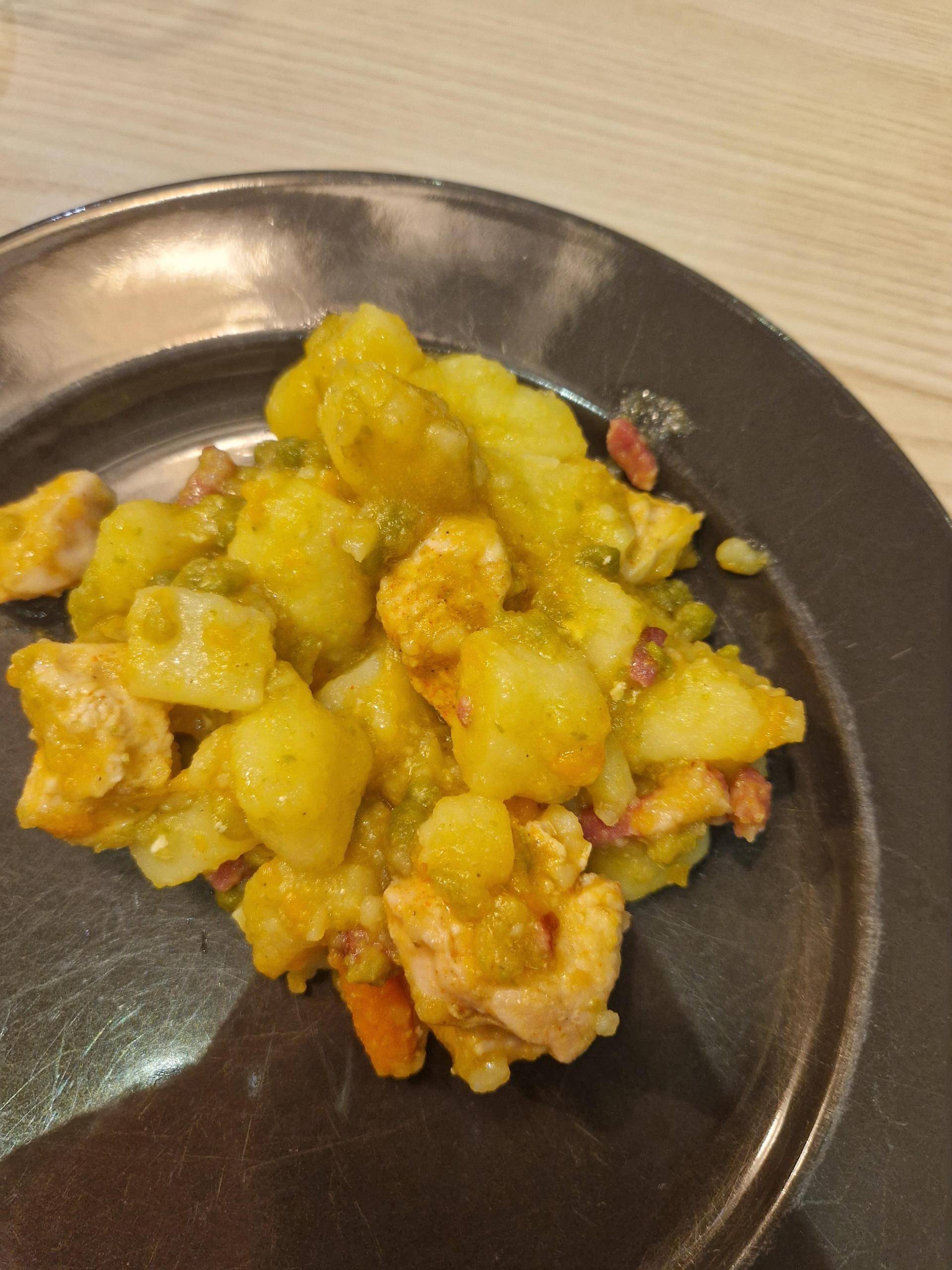 Poulet, pomme de terre et poids carottes façon tajine - Recette Cookeo V3 | Moulinex