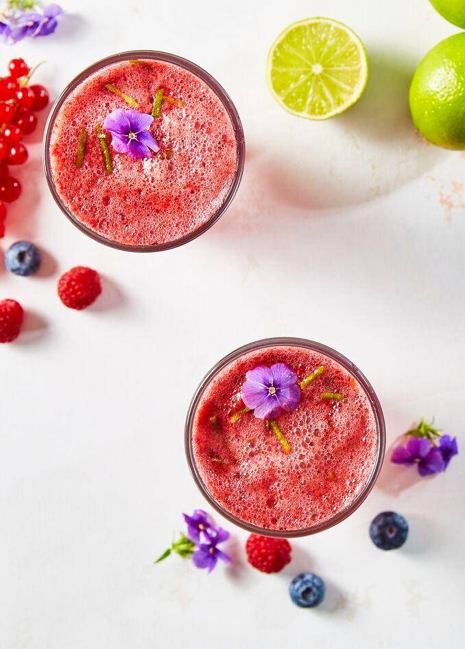 Cocktail de fruits rouges, limonade et fleurs de violette - Recepten Perfectmix + | Moulinex