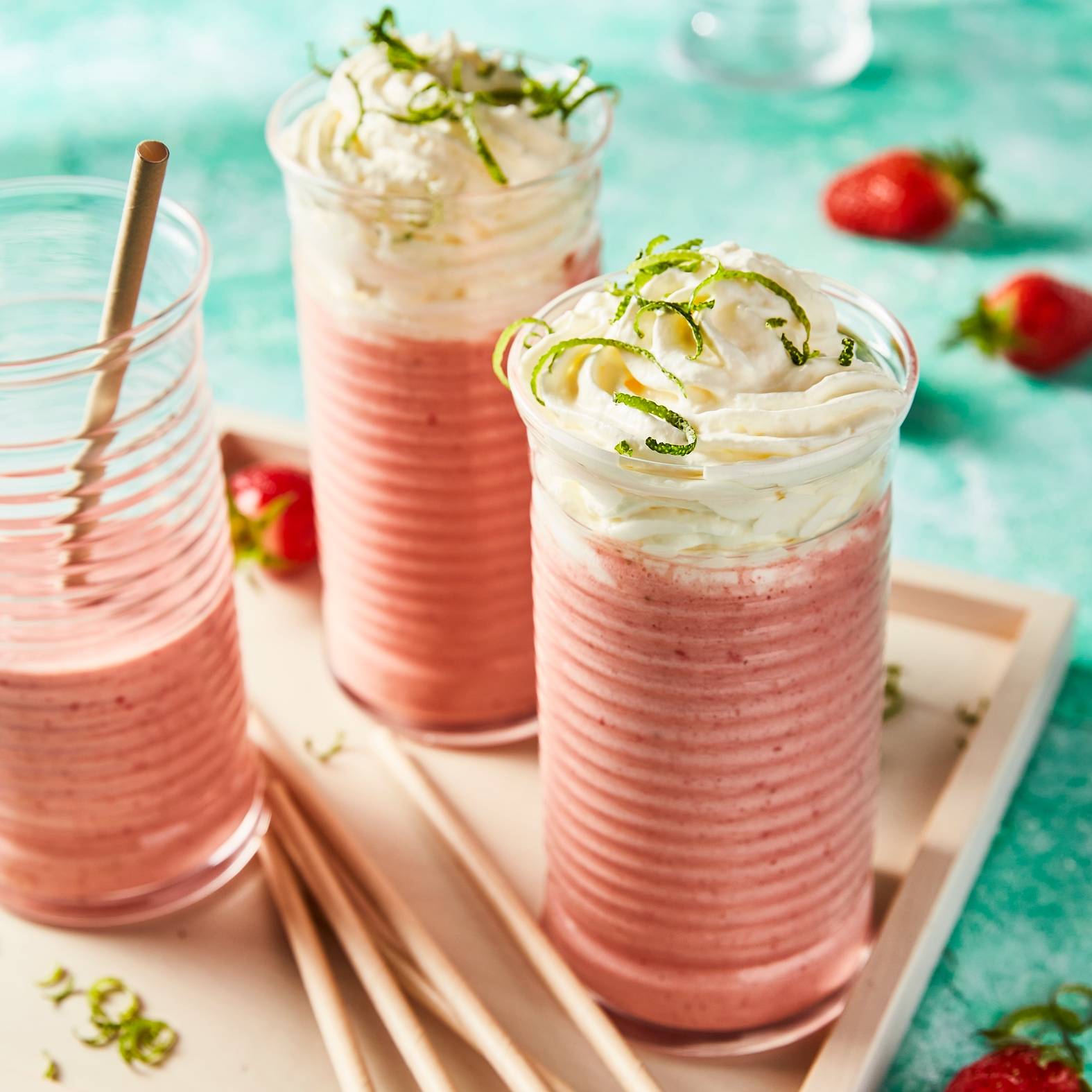 Milkshake à la fraise, glace vanille et chantilly citron vert - Recepten Perfectmix + | Moulinex