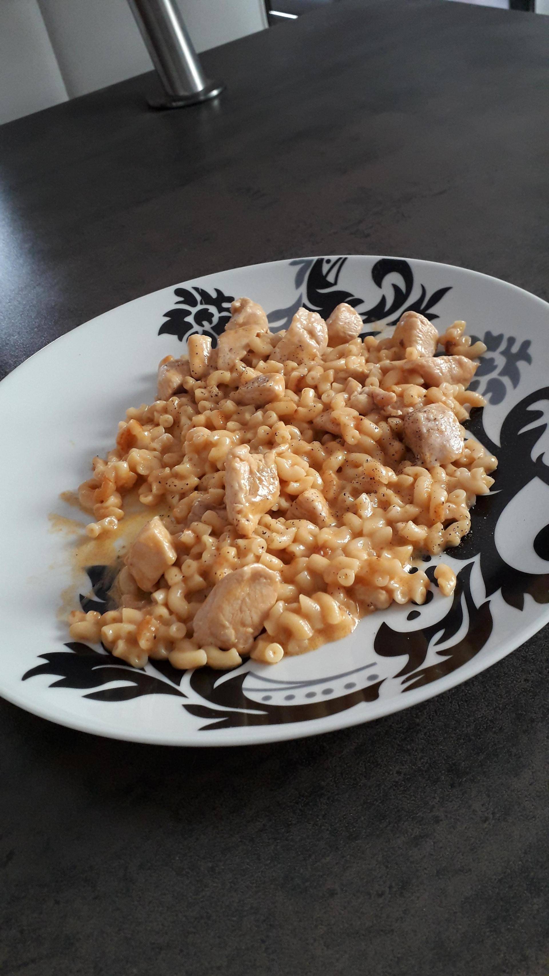Coquillettes au poulet sauce crème ketchup - Recepten Cookeo | Moulinex