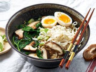 Ramen miso, épinards et oeufs - Recette Cookeo V3 Mini | Moulinex