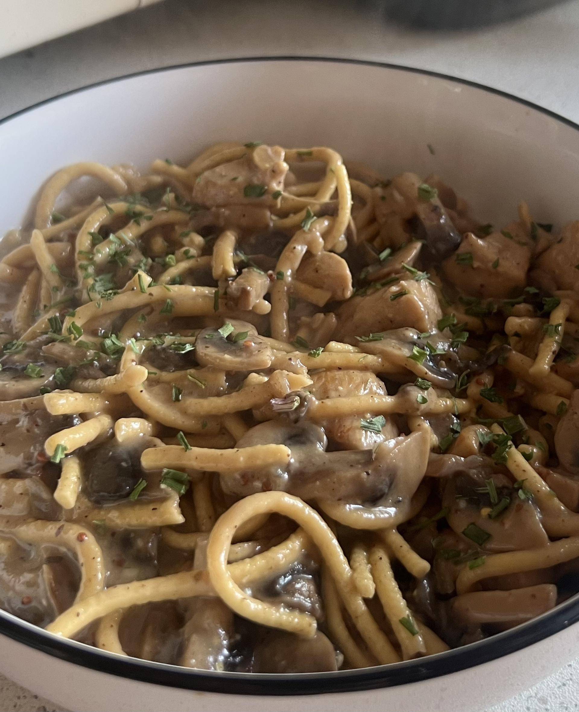 Spätzles au poulet et champignons sauce Munster - Recette Cookeo | Moulinex