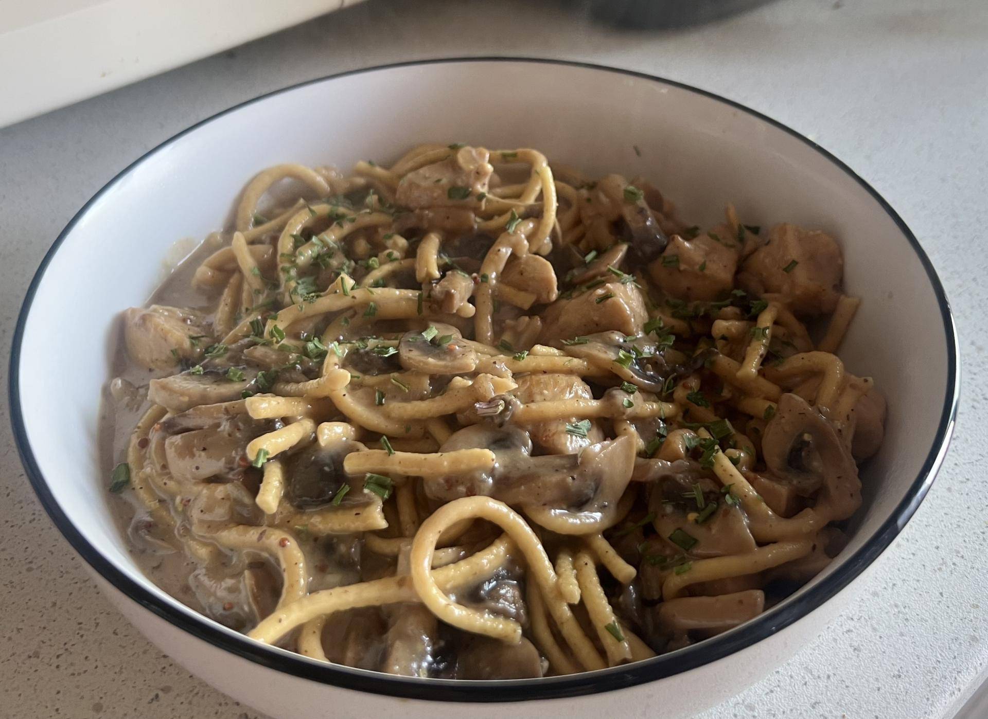 Spätzles au poulet et champignons sauce Munster - Recette Cookeo | Moulinex