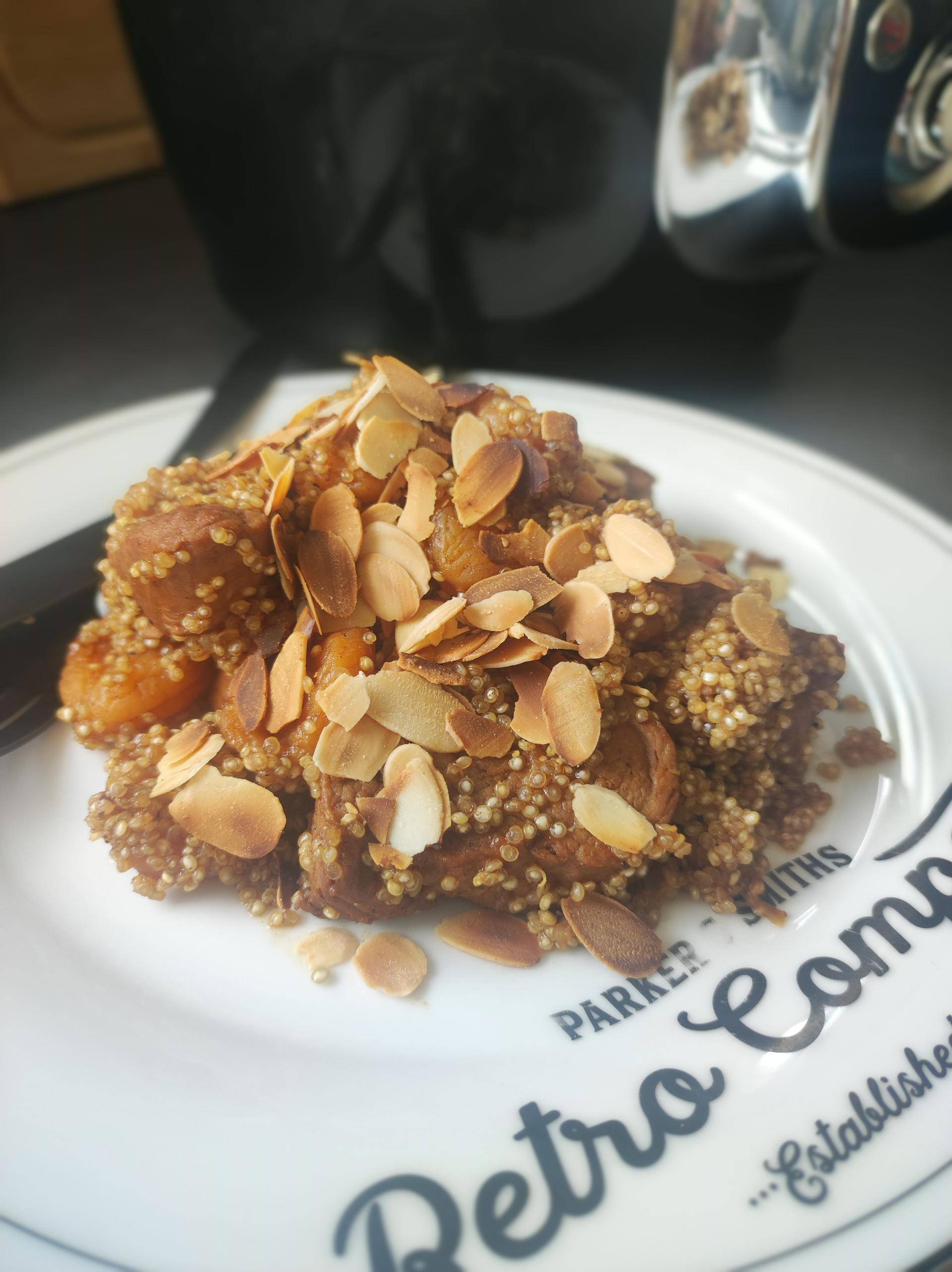 Filet mignon de porc aux abricots et amandes accompagné de quinoa - Recepten Cookeo | Moulinex