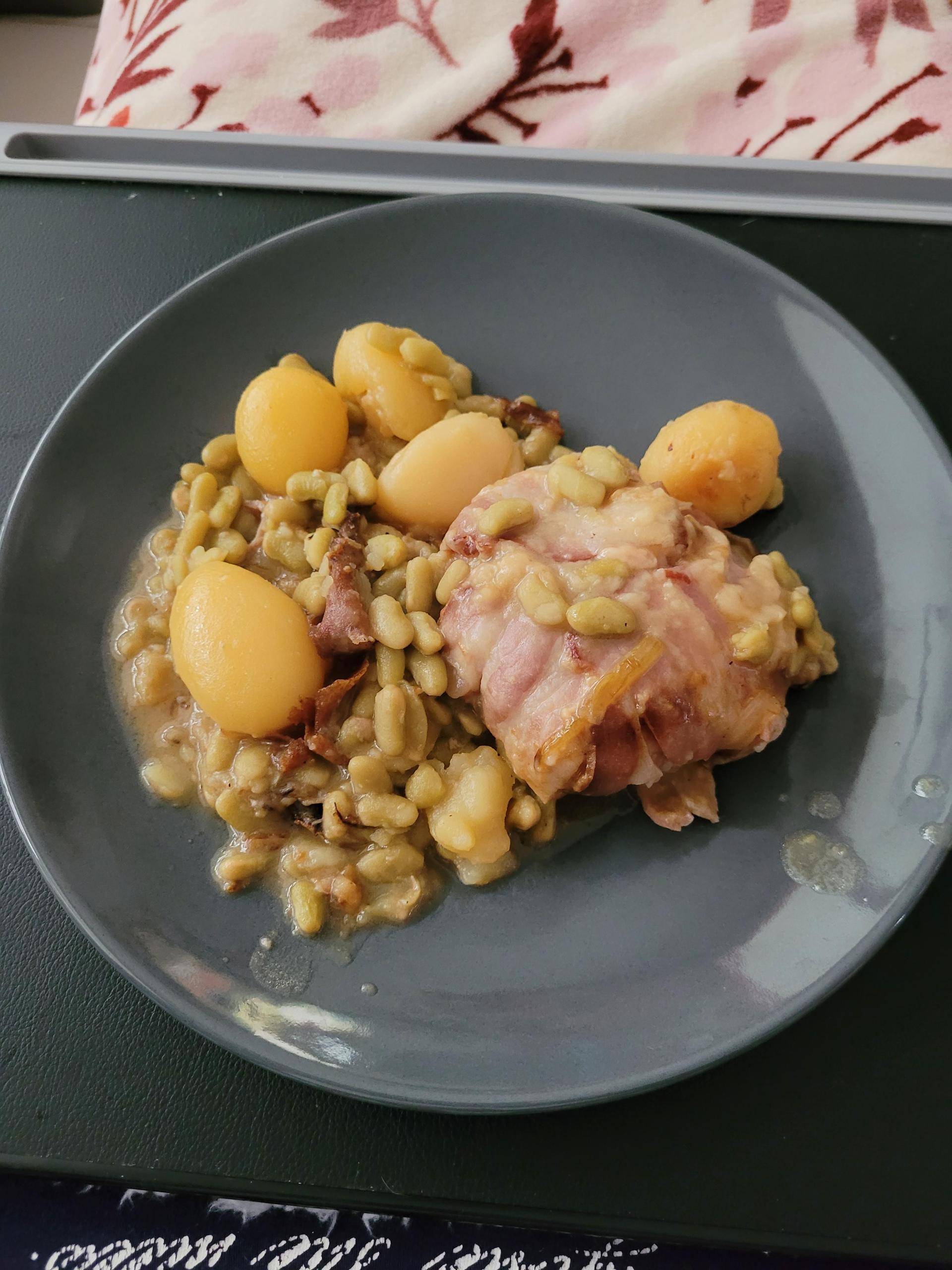 Pavé de porc aux pommes de terre et flageolets - Recepten Cookeo V3 | Moulinex