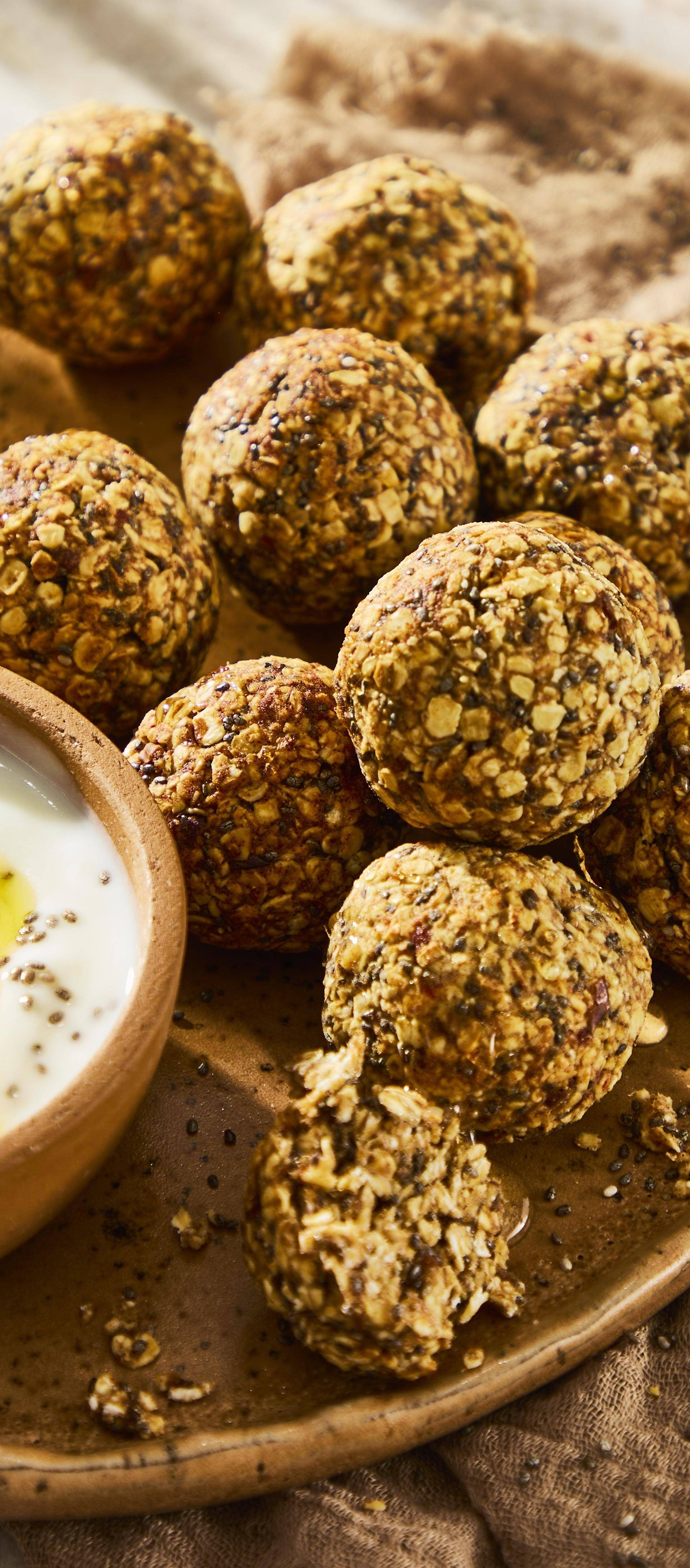 Boules d'énergie aux flocons d'avoine et aux dattes - Recette Crisp&Go 3P | Moulinex