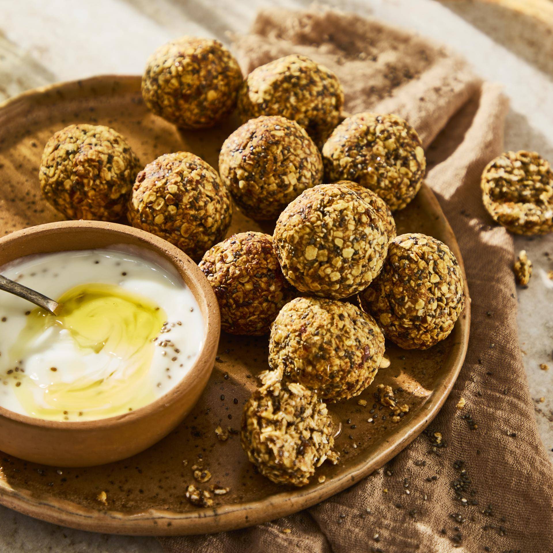 Boules d'énergie aux flocons d'avoine et aux dattes - Recette Crisp&Go 3P | Moulinex