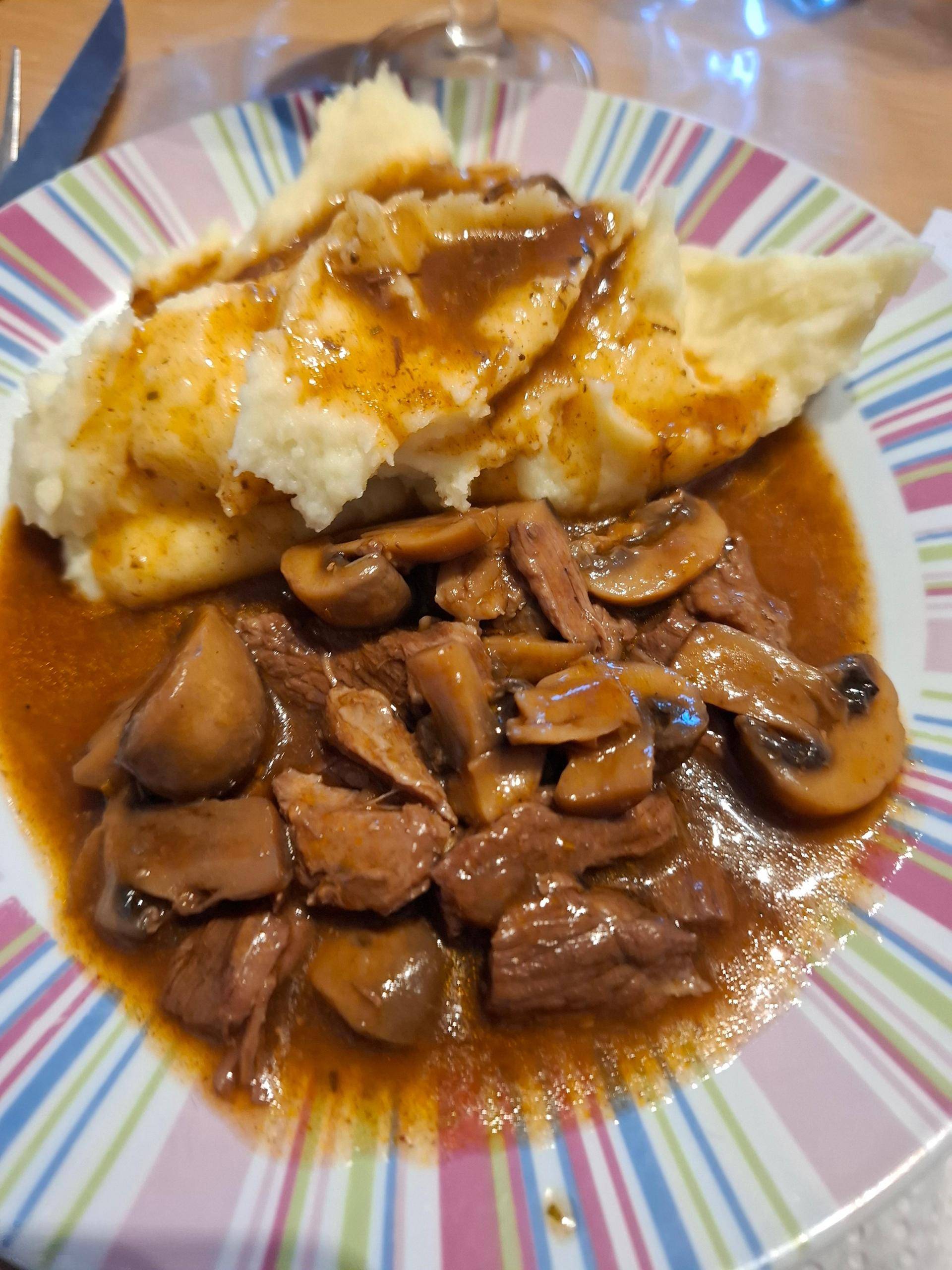 Sauté de bœuf au vin rouge et champignons - Recette Cookeo V3 | Moulinex