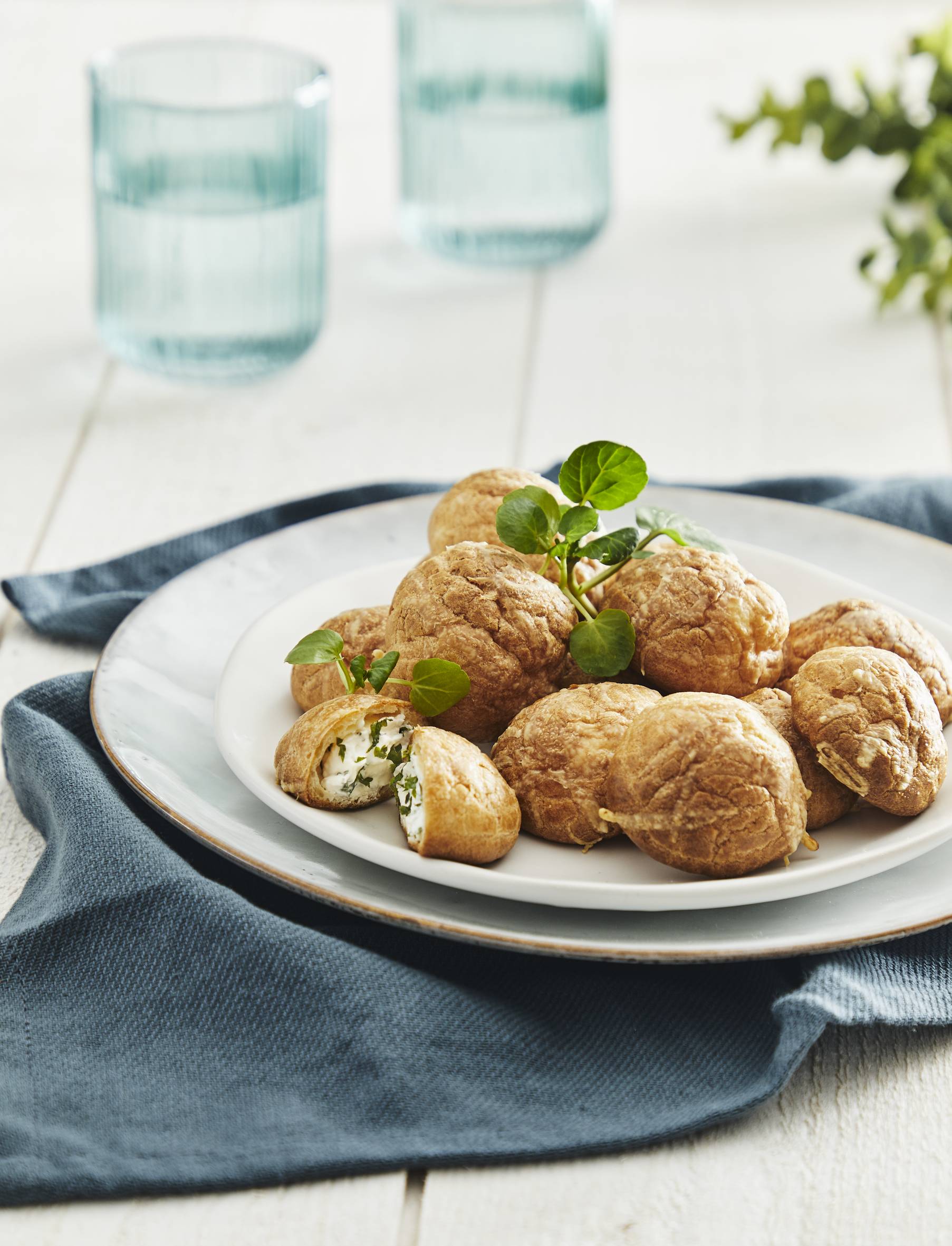 Petits choux salés au fromage frais - Recette Companion | Moulinex