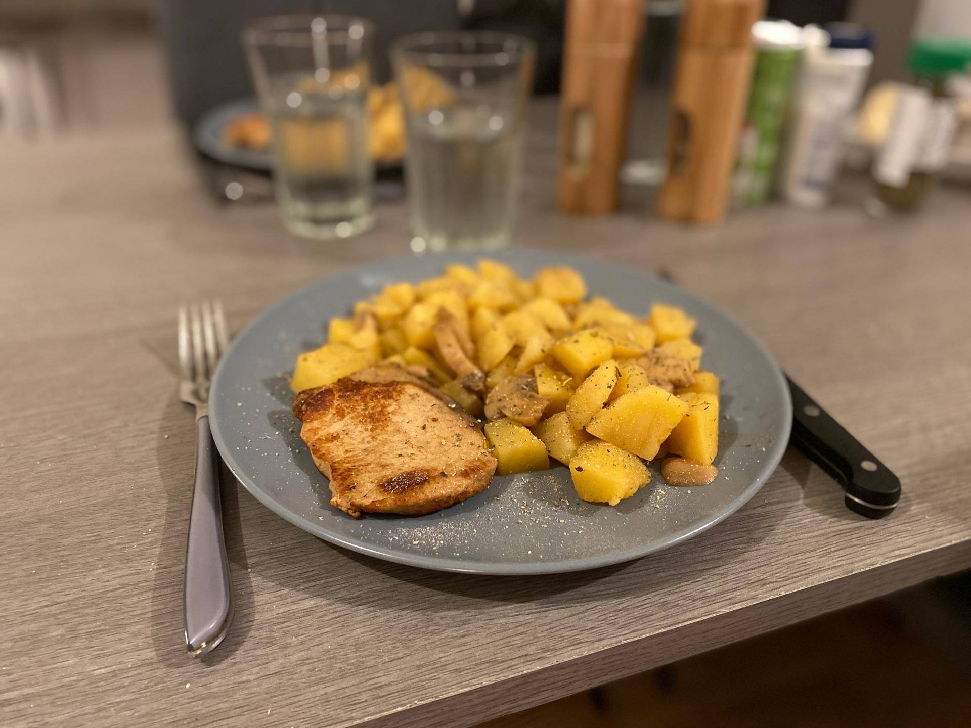 Côtes de porc et ses pommes de terre - Recepten Cookeo | Moulinex