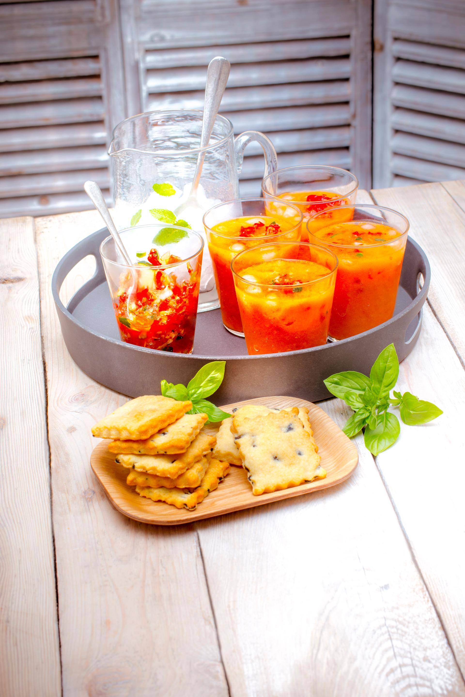Soupe de tomates, tartare de légumes et sablés aux olives - Recepten Companion Connect | Moulinex